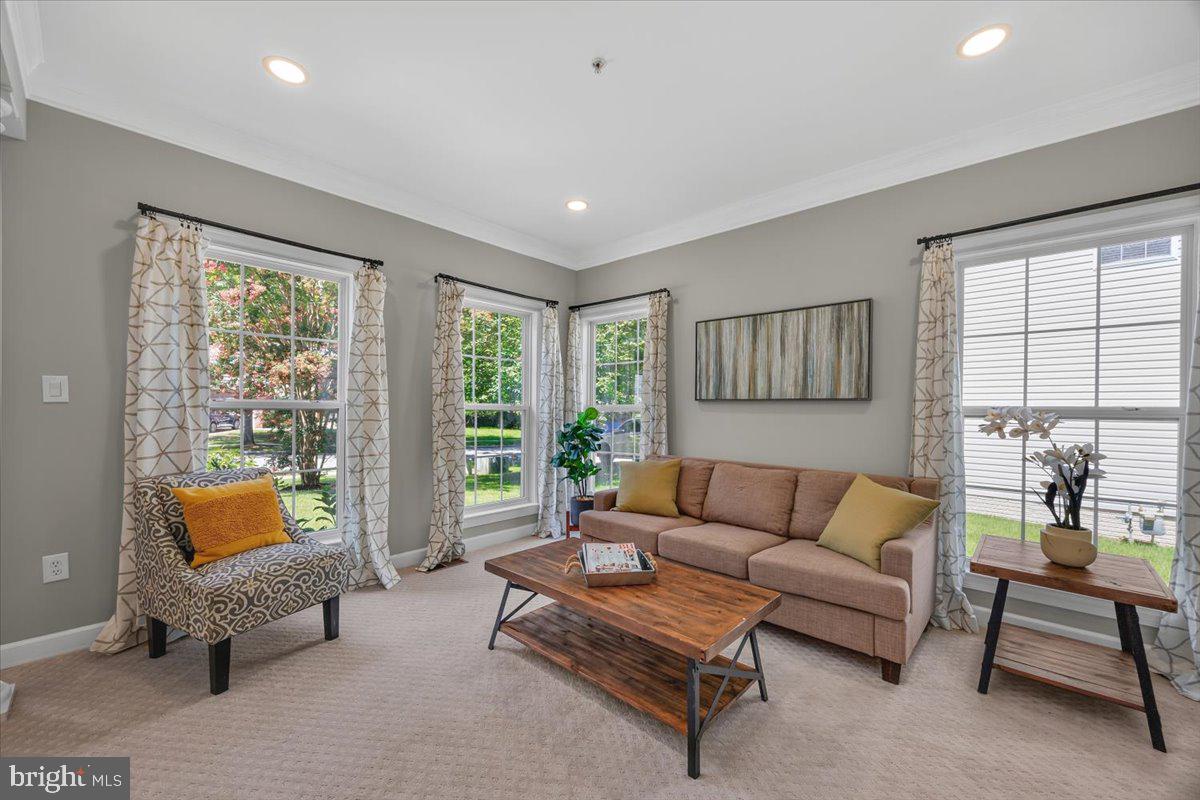 4016 FOX GATE LANE