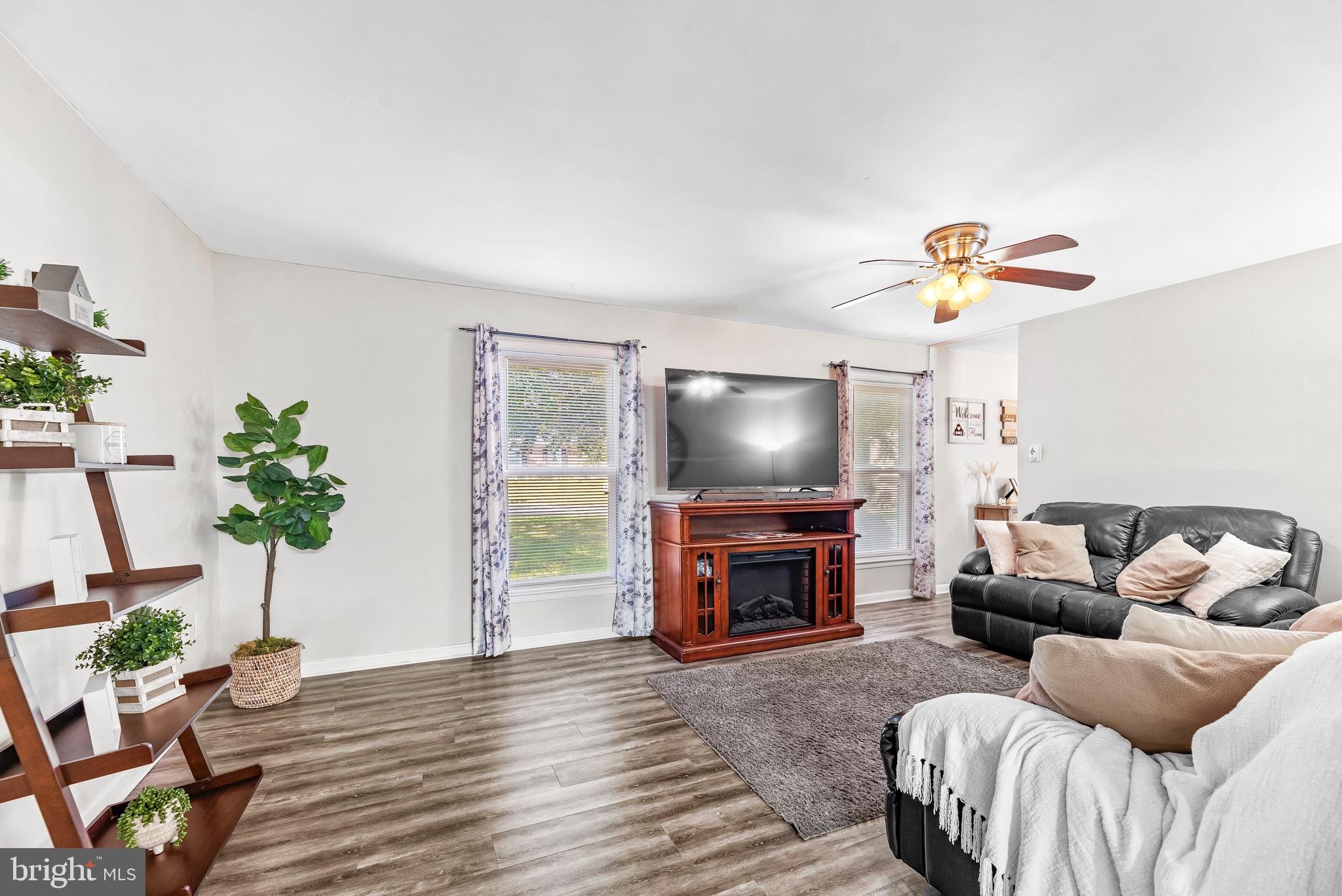 STRAWBERRY HILLS ESTATES - Residential