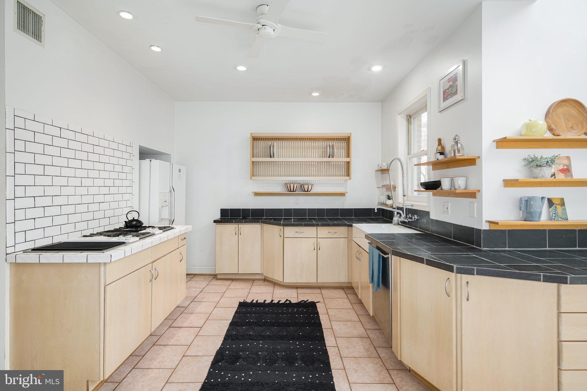 SOCIETY HILL - Residential