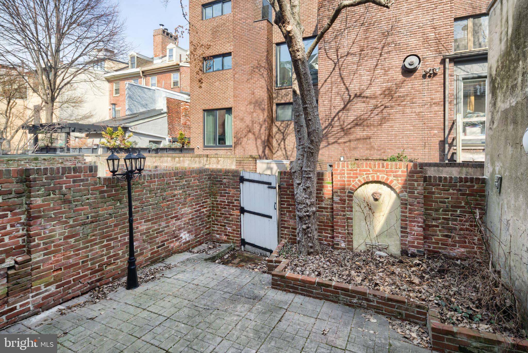 SOCIETY HILL - Residential