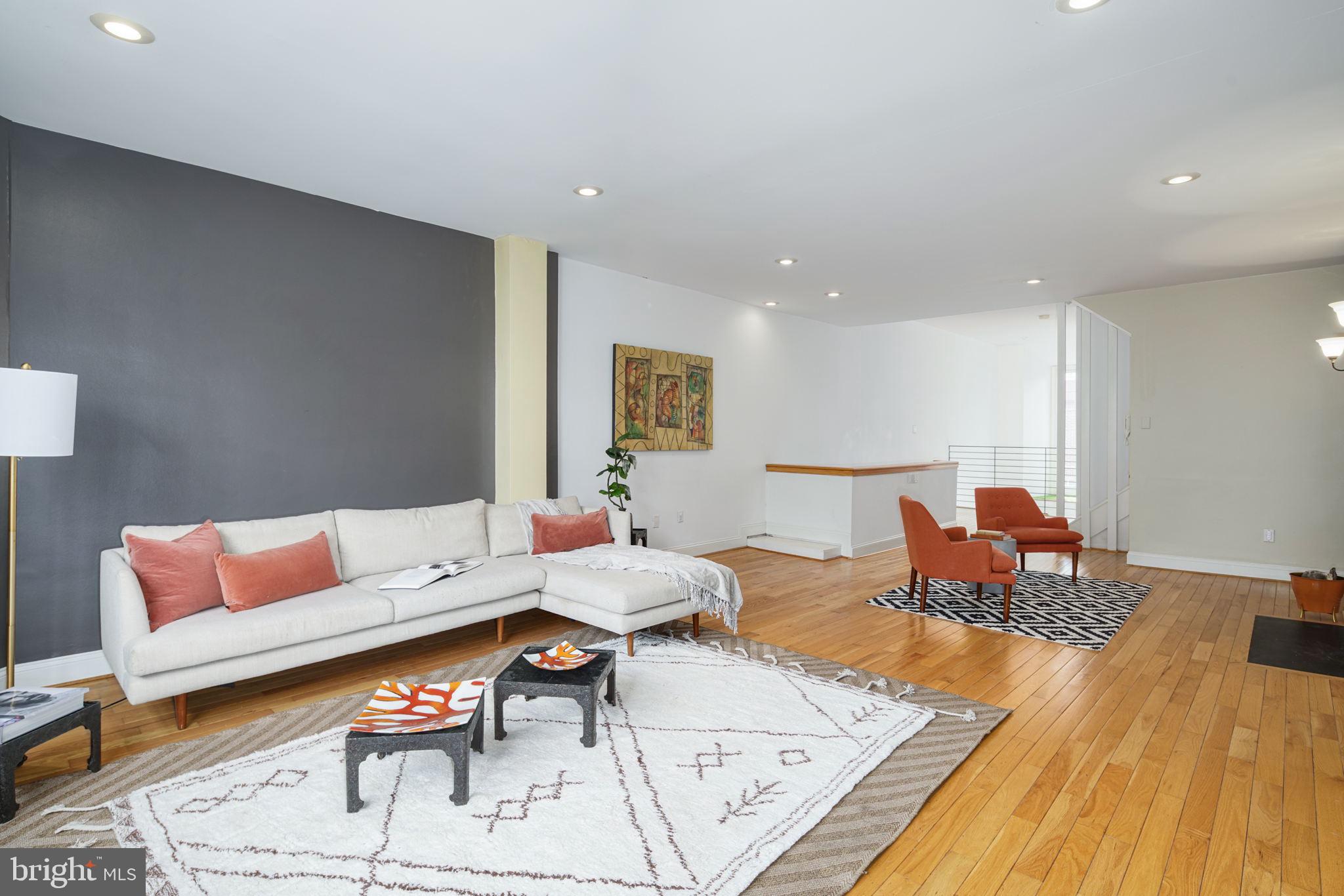 SOCIETY HILL - Residential