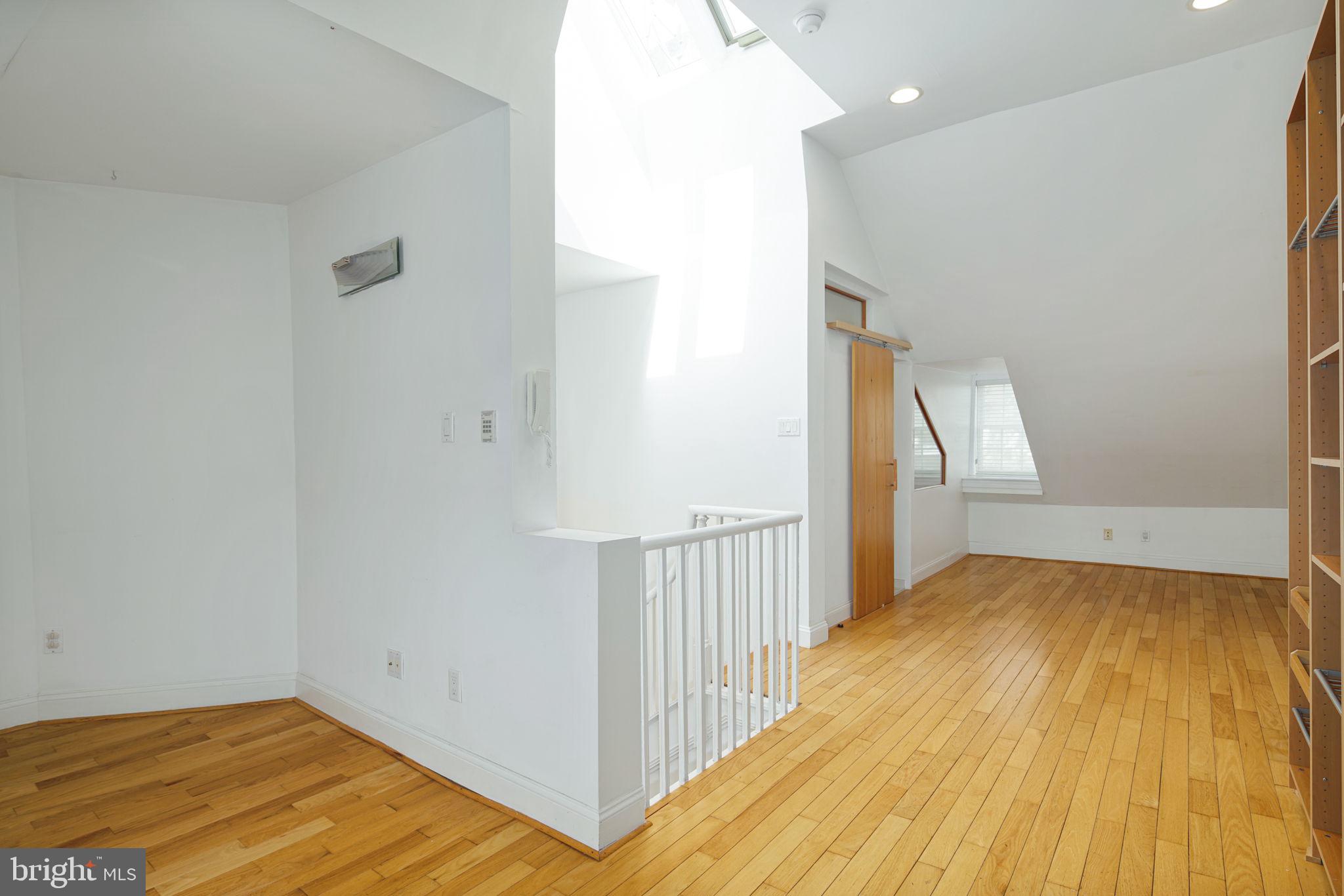 SOCIETY HILL - Residential