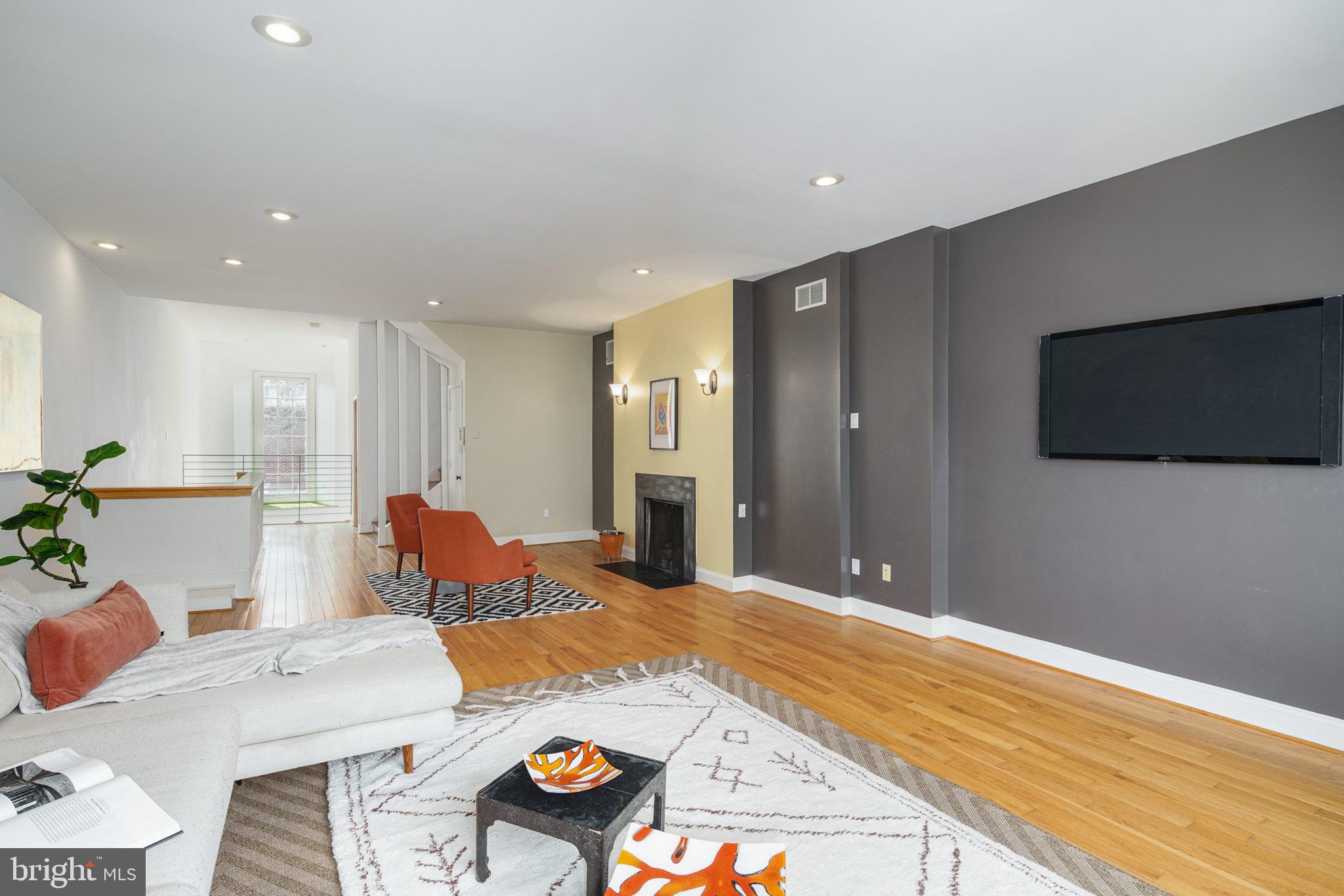 SOCIETY HILL - Residential