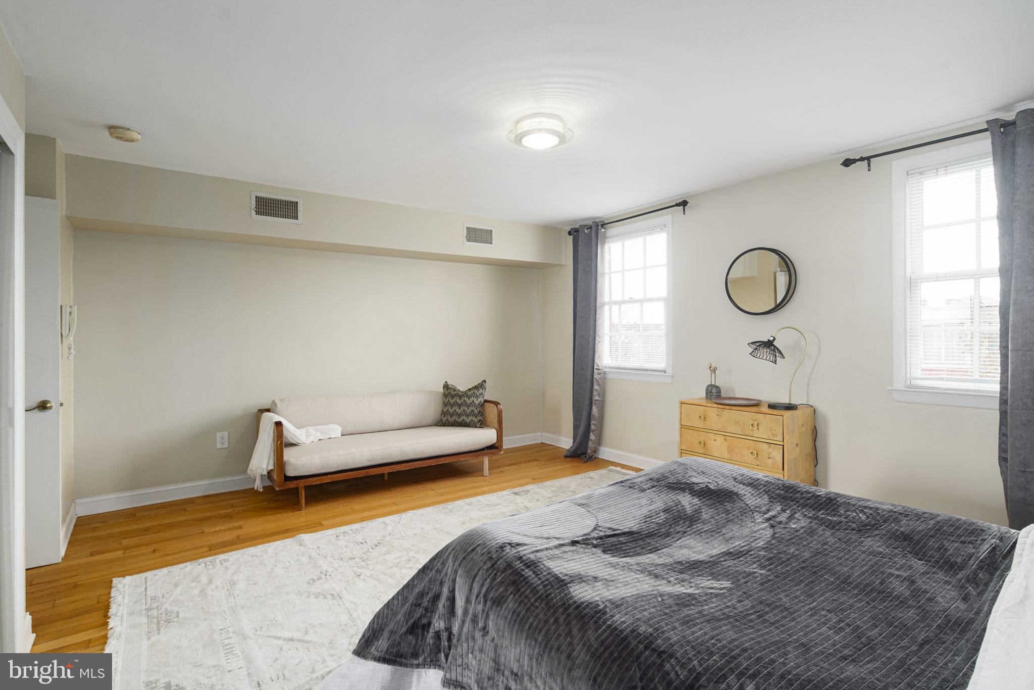 SOCIETY HILL - Residential