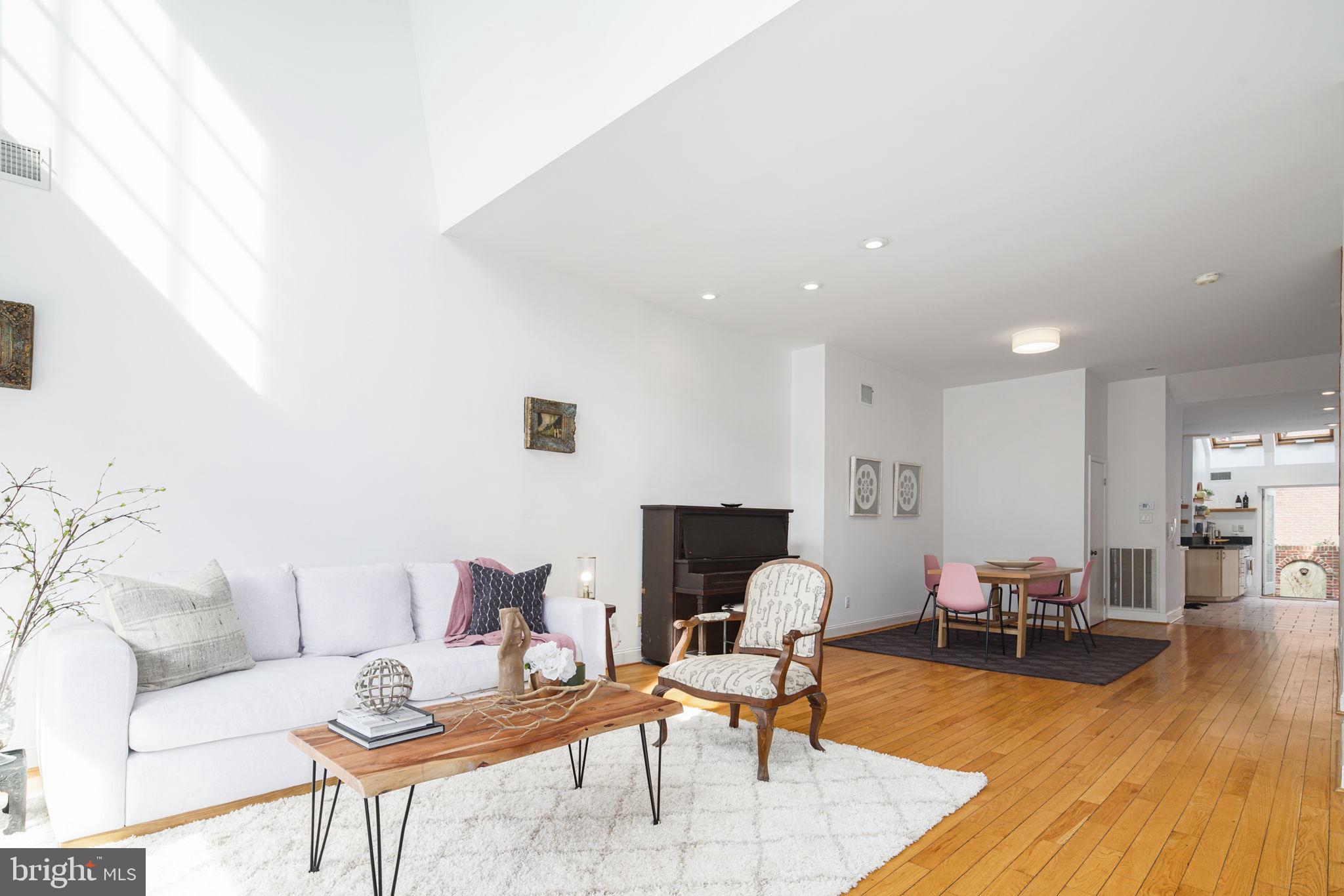 SOCIETY HILL - Residential