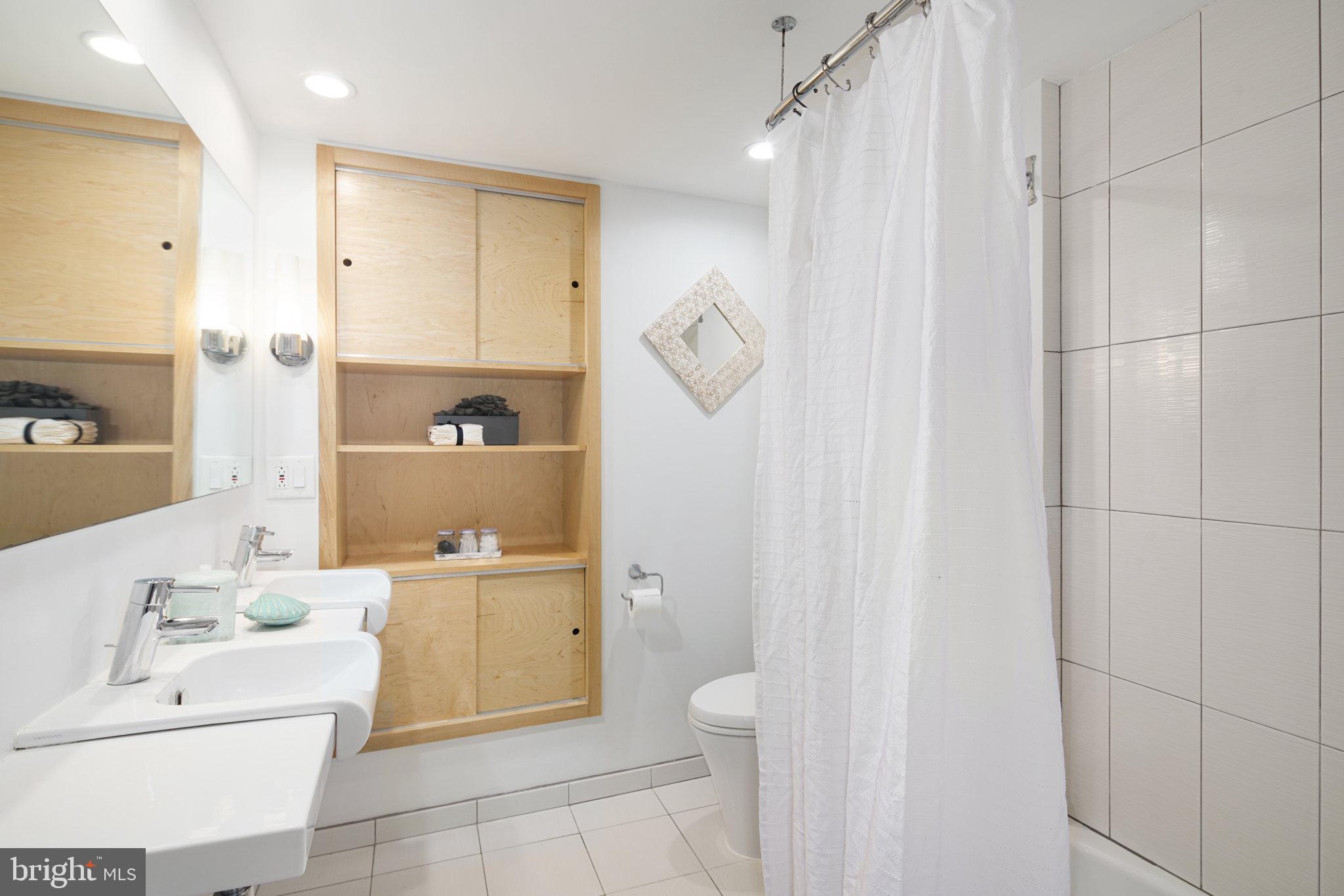 SOCIETY HILL - Residential