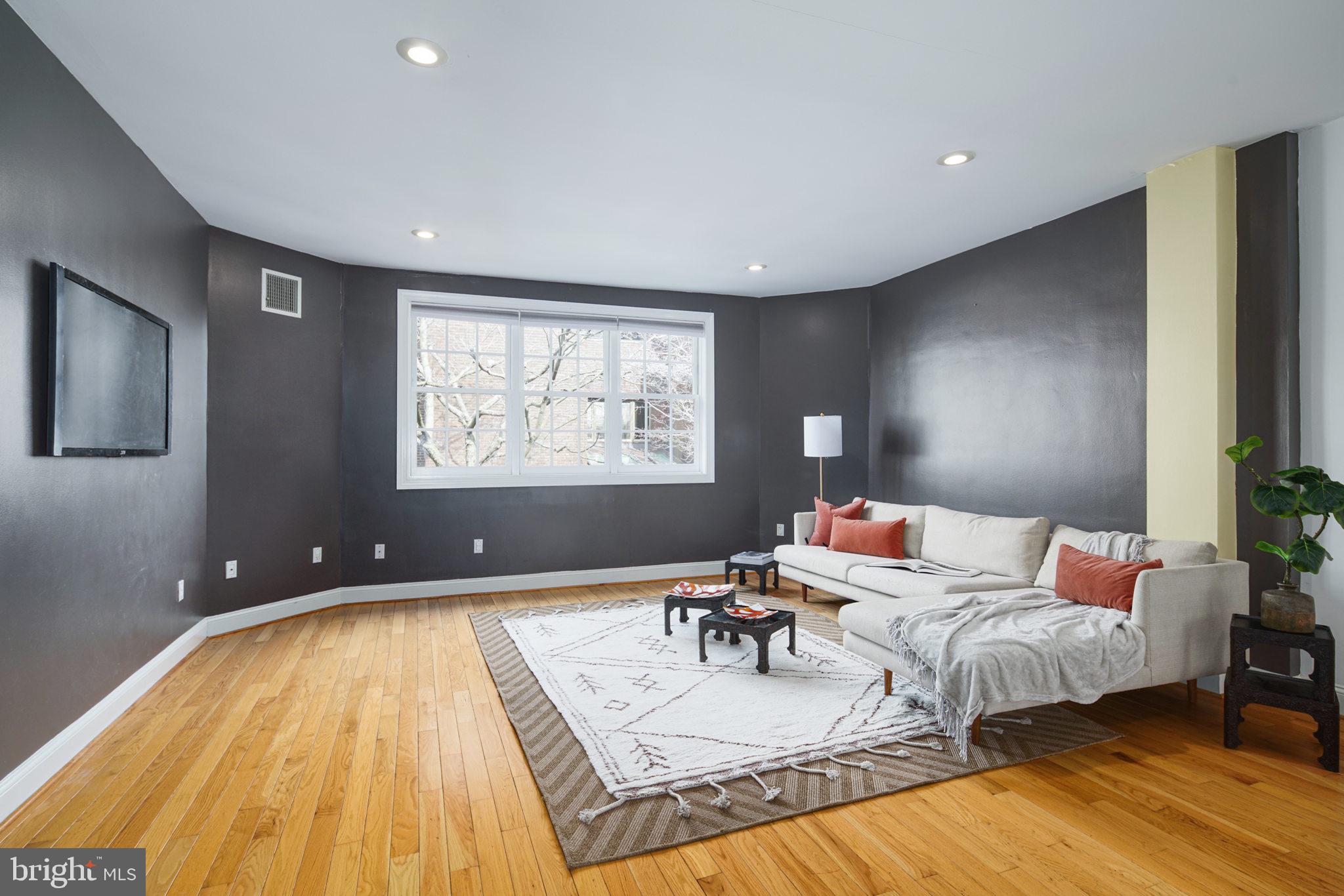 SOCIETY HILL - Residential