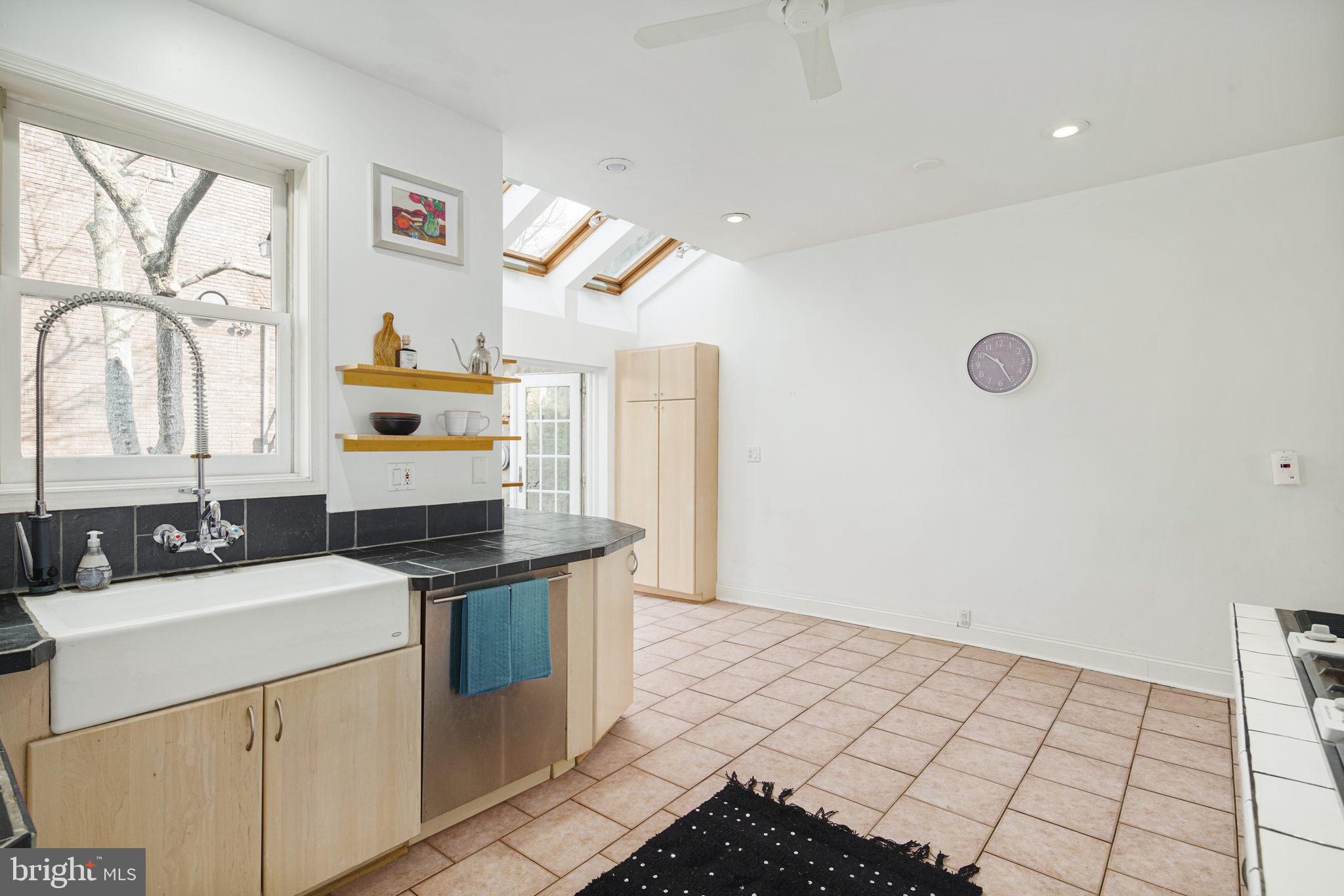 SOCIETY HILL - Residential