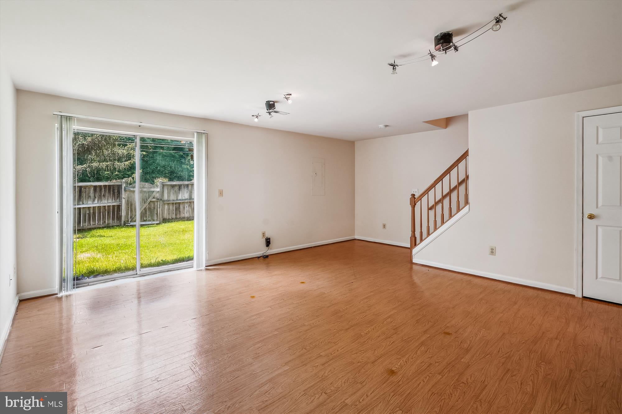 CARDINAL KNOLLS - Residential Lease