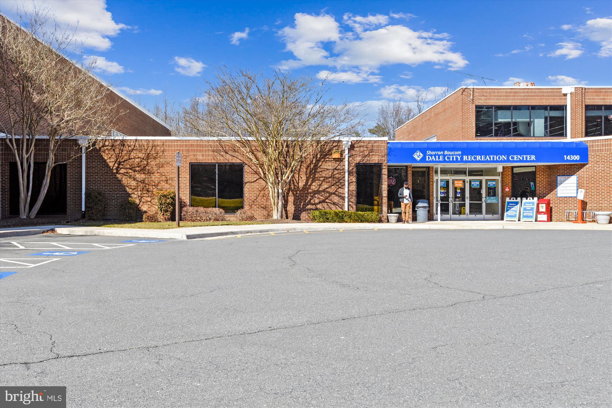 CARDINAL KNOLLS - Residential Lease