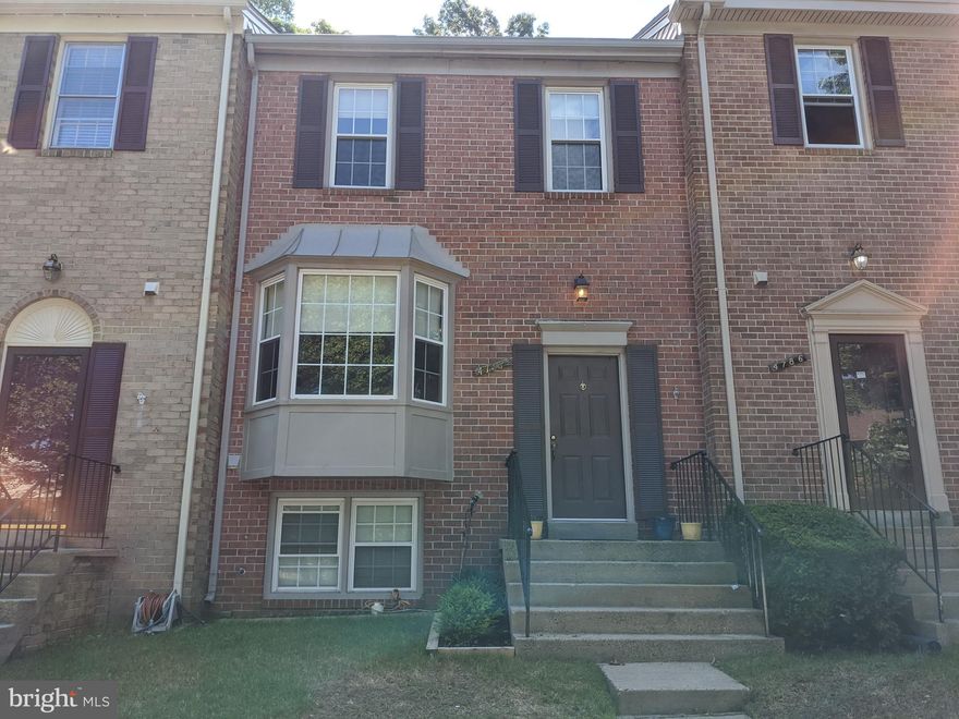 Smaller bedroom for rent with twin bed and desk.  Well-kept townhouse with 2 levels of furnished shared space with other tenants, In close proximity to George Mason, University Mall, restaurants, shopping and public transportation.     Laundry room in basement.  Updated and stocked kitchen, dining room, deck, main level half bathroom and living room.  All utilities included.