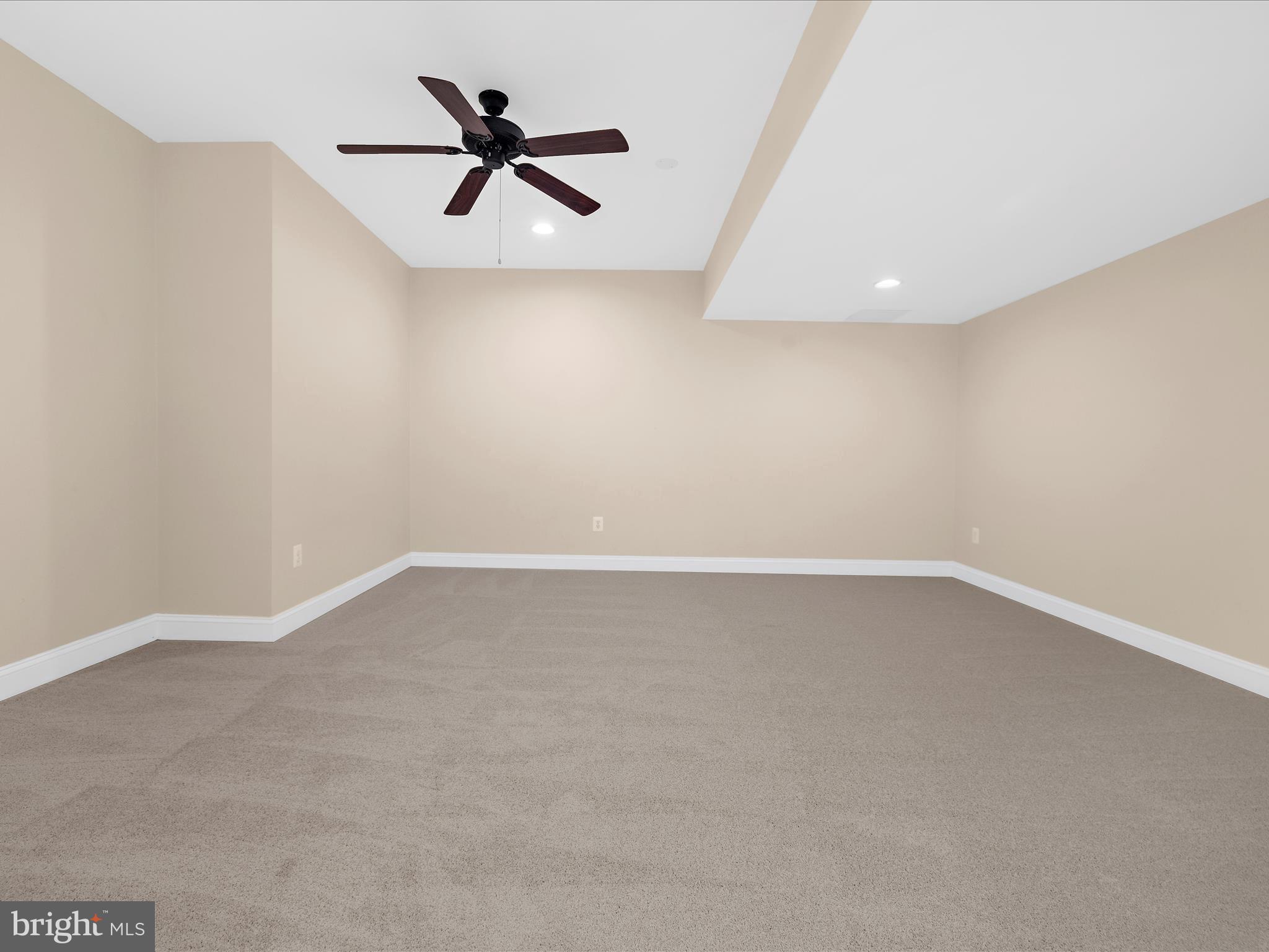 COMPASS POINTE - Residential