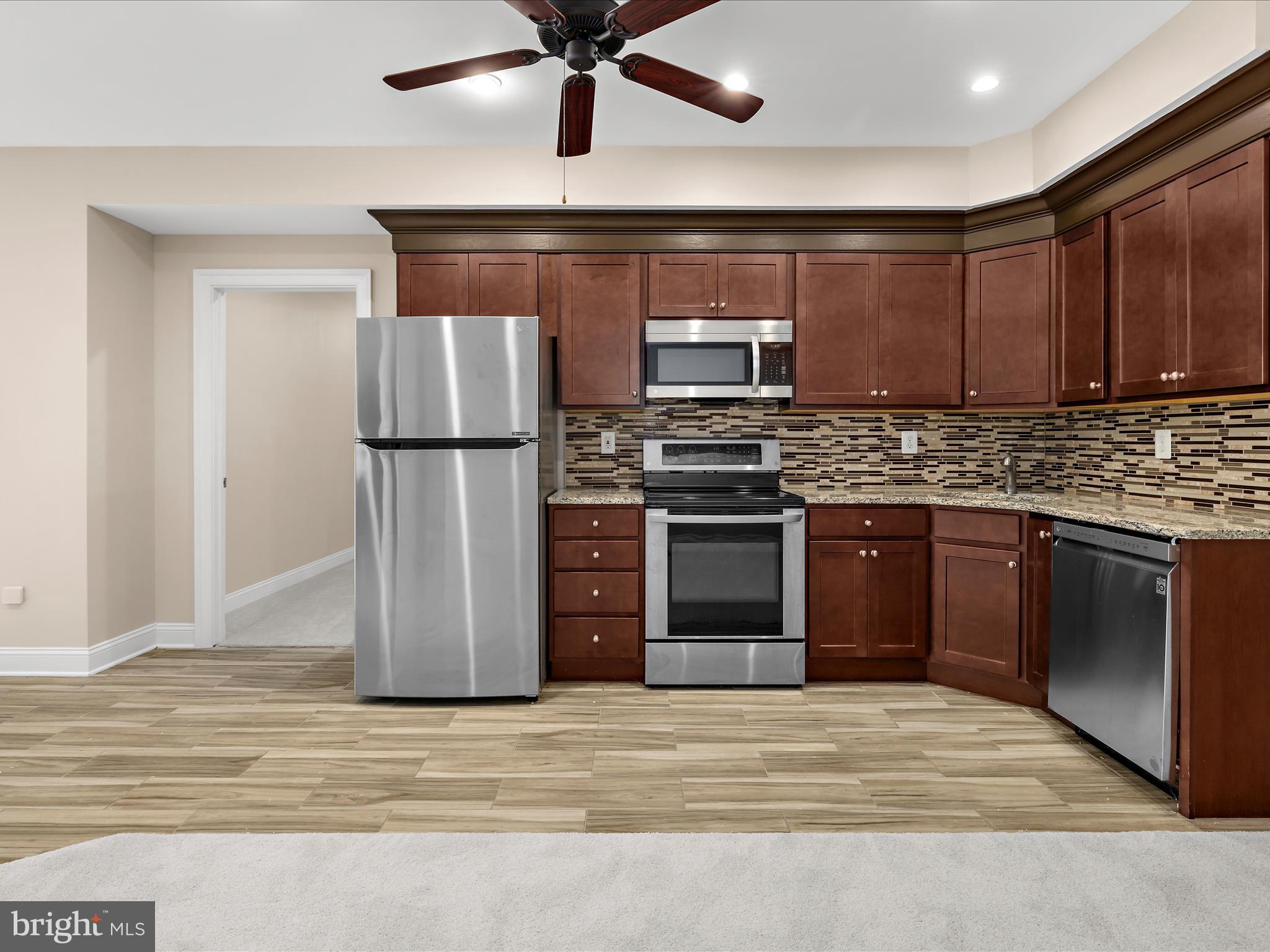 COMPASS POINTE - Residential