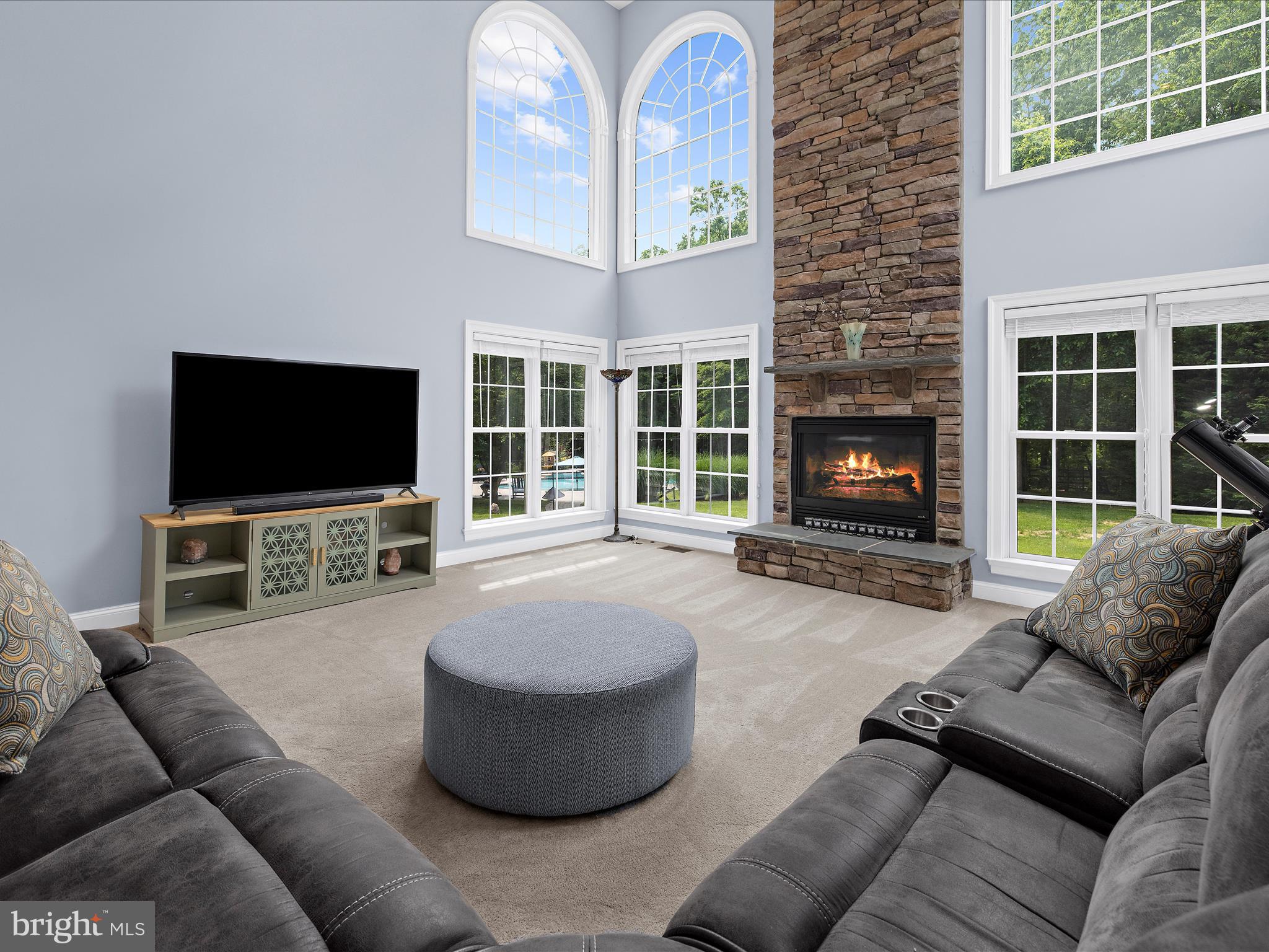 COMPASS POINTE - Residential