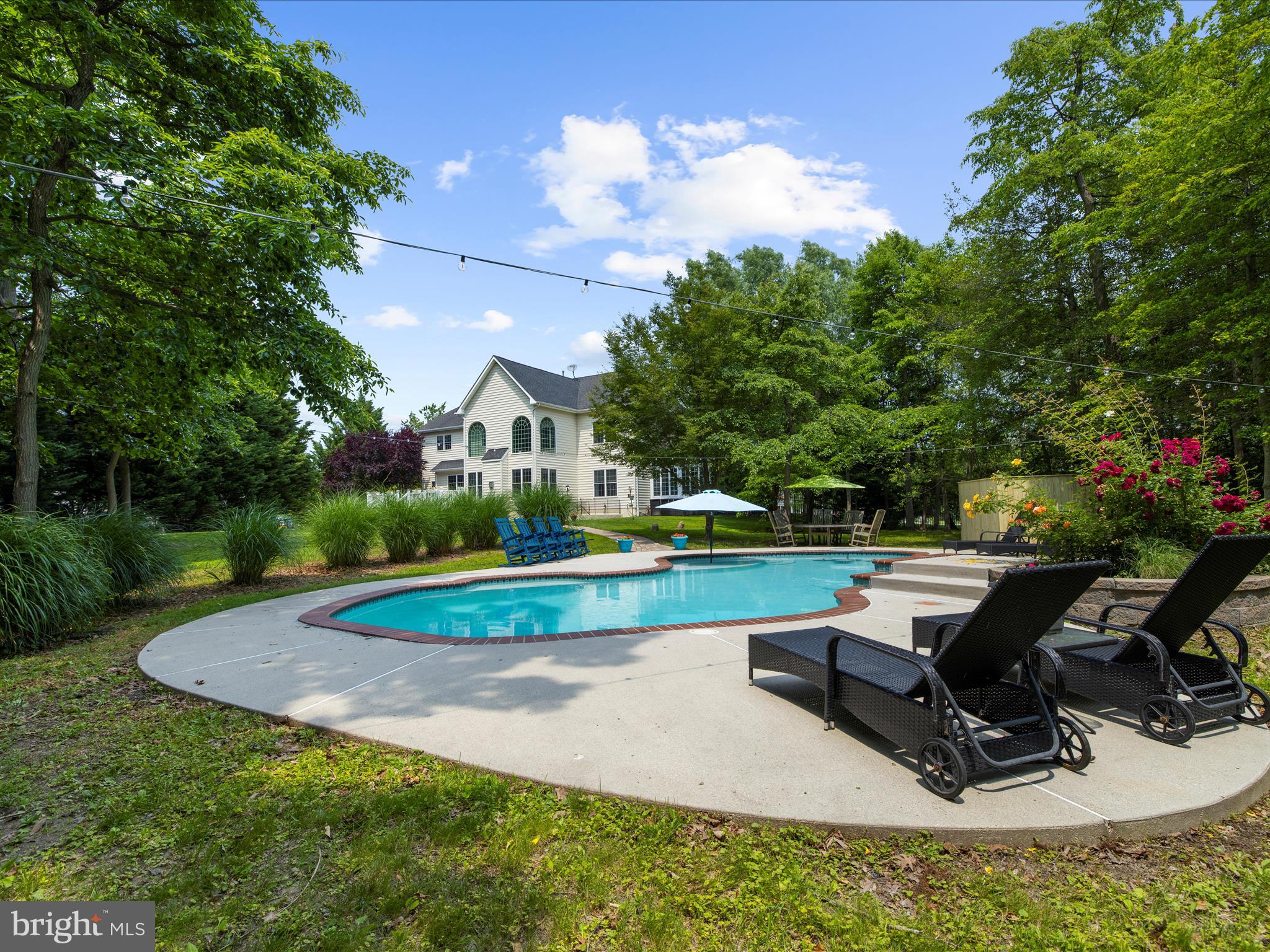 COMPASS POINTE - Residential