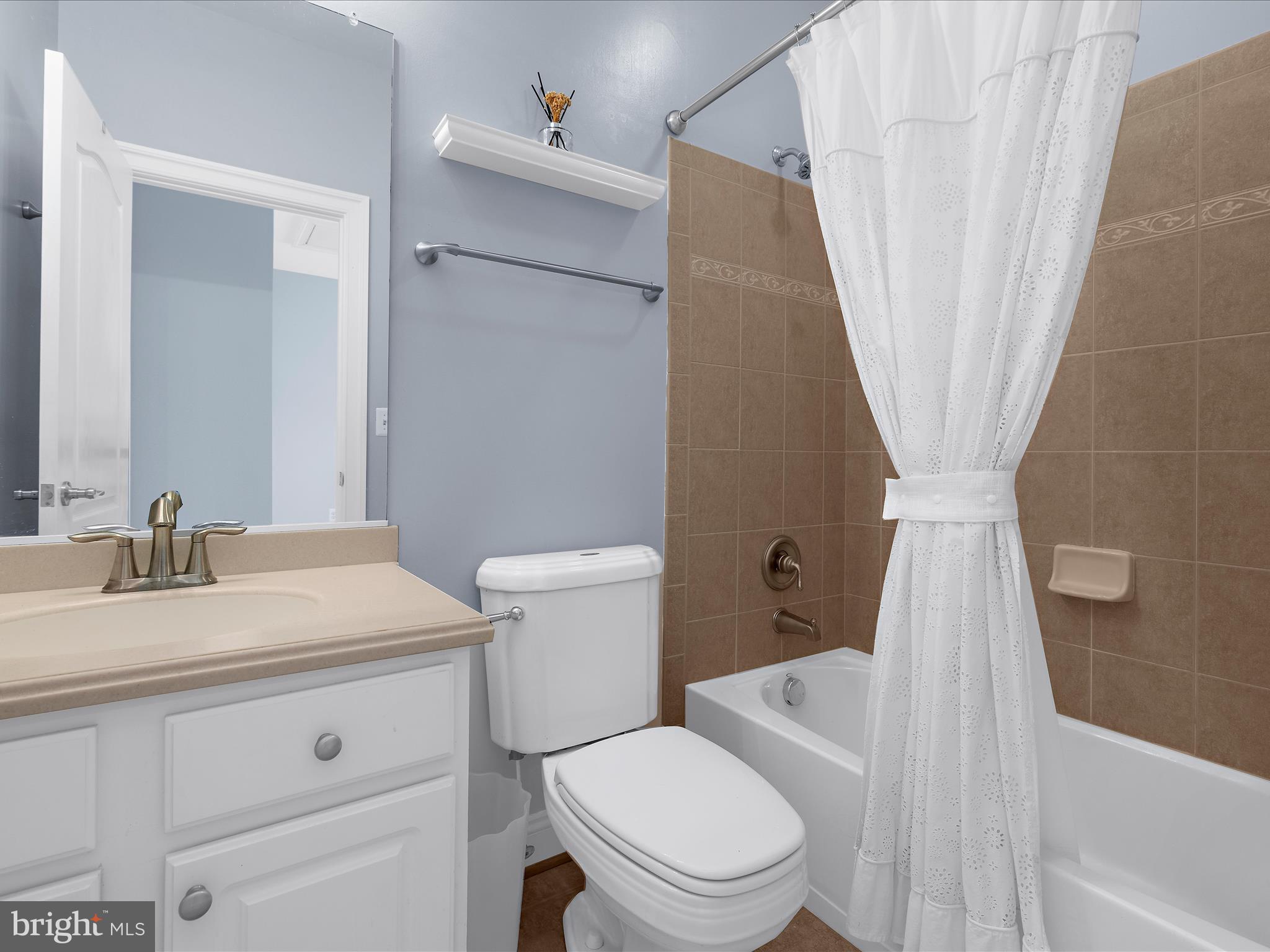 COMPASS POINTE - Residential