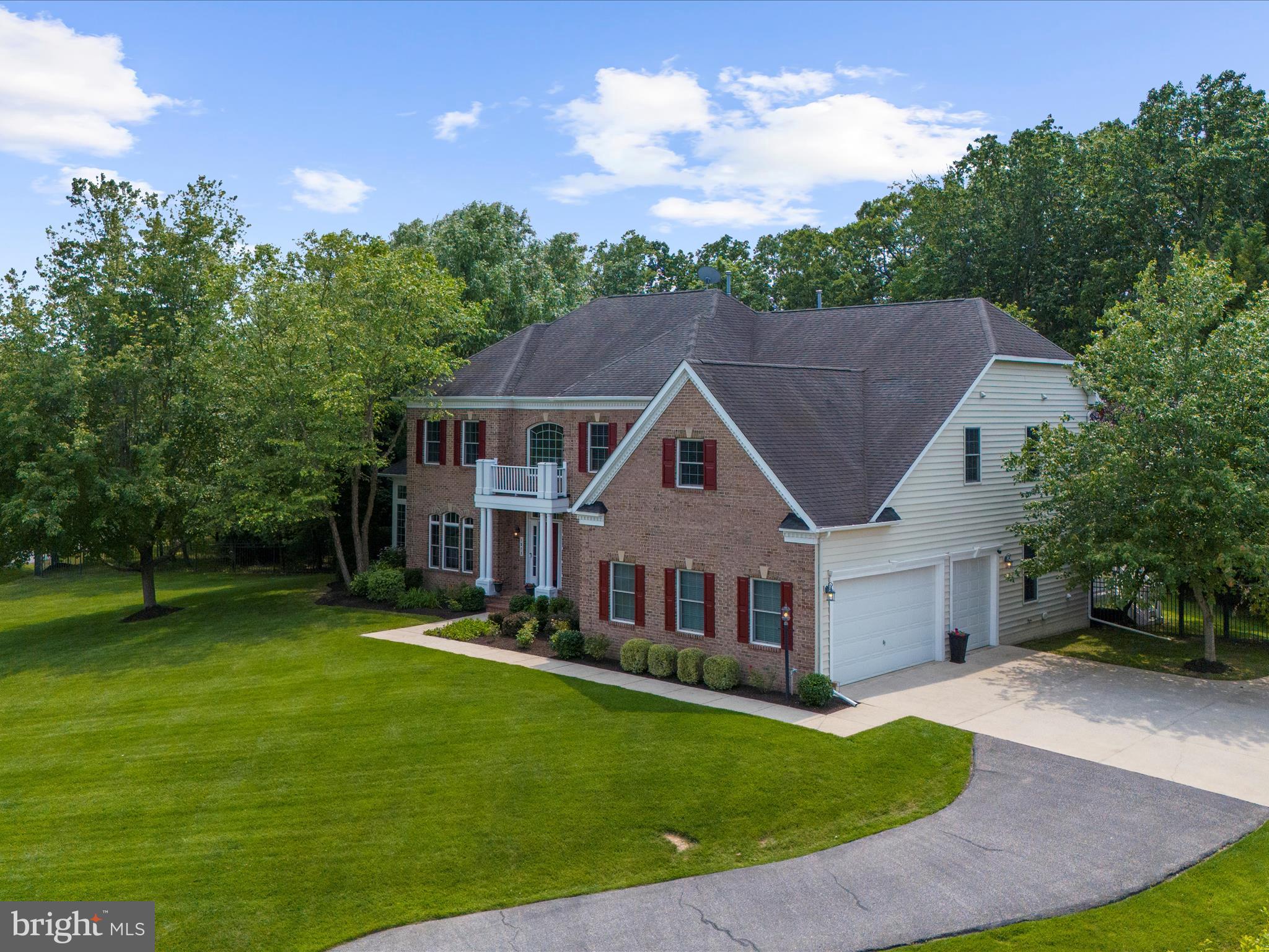 COMPASS POINTE - Residential