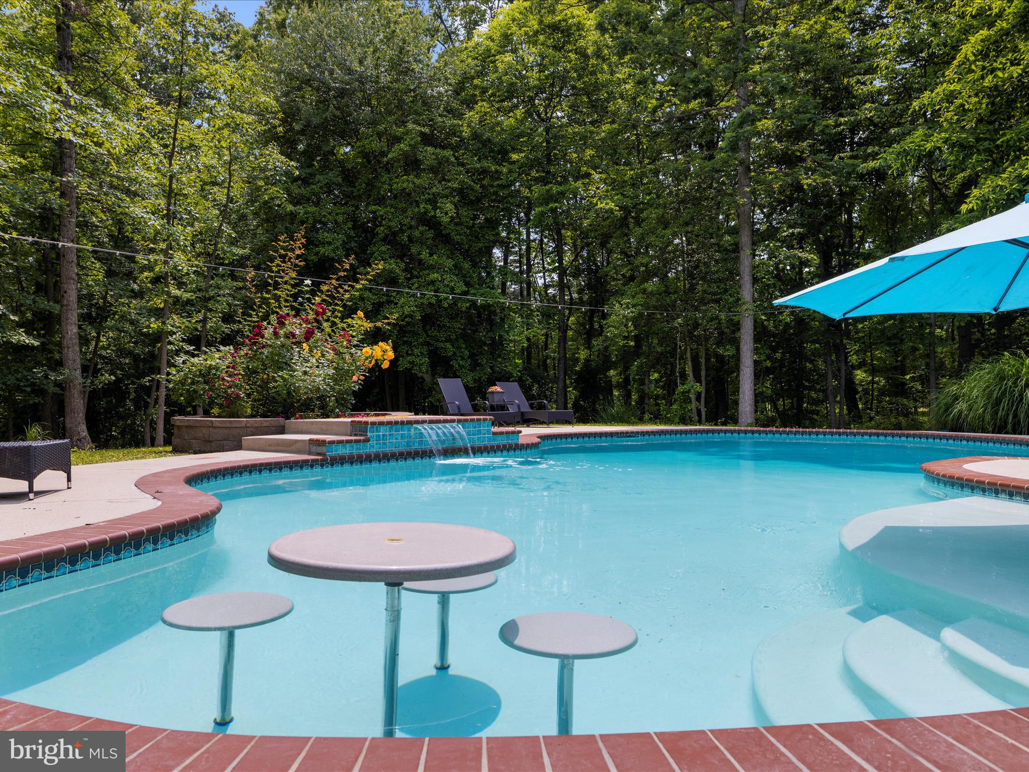 COMPASS POINTE - Residential