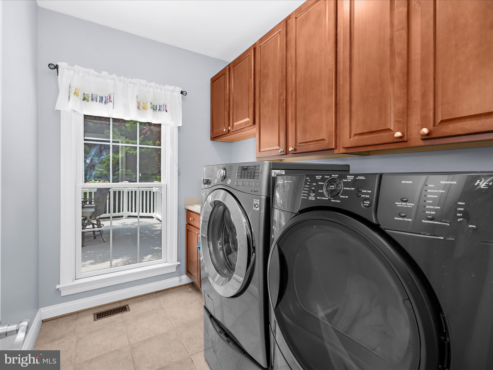 COMPASS POINTE - Residential