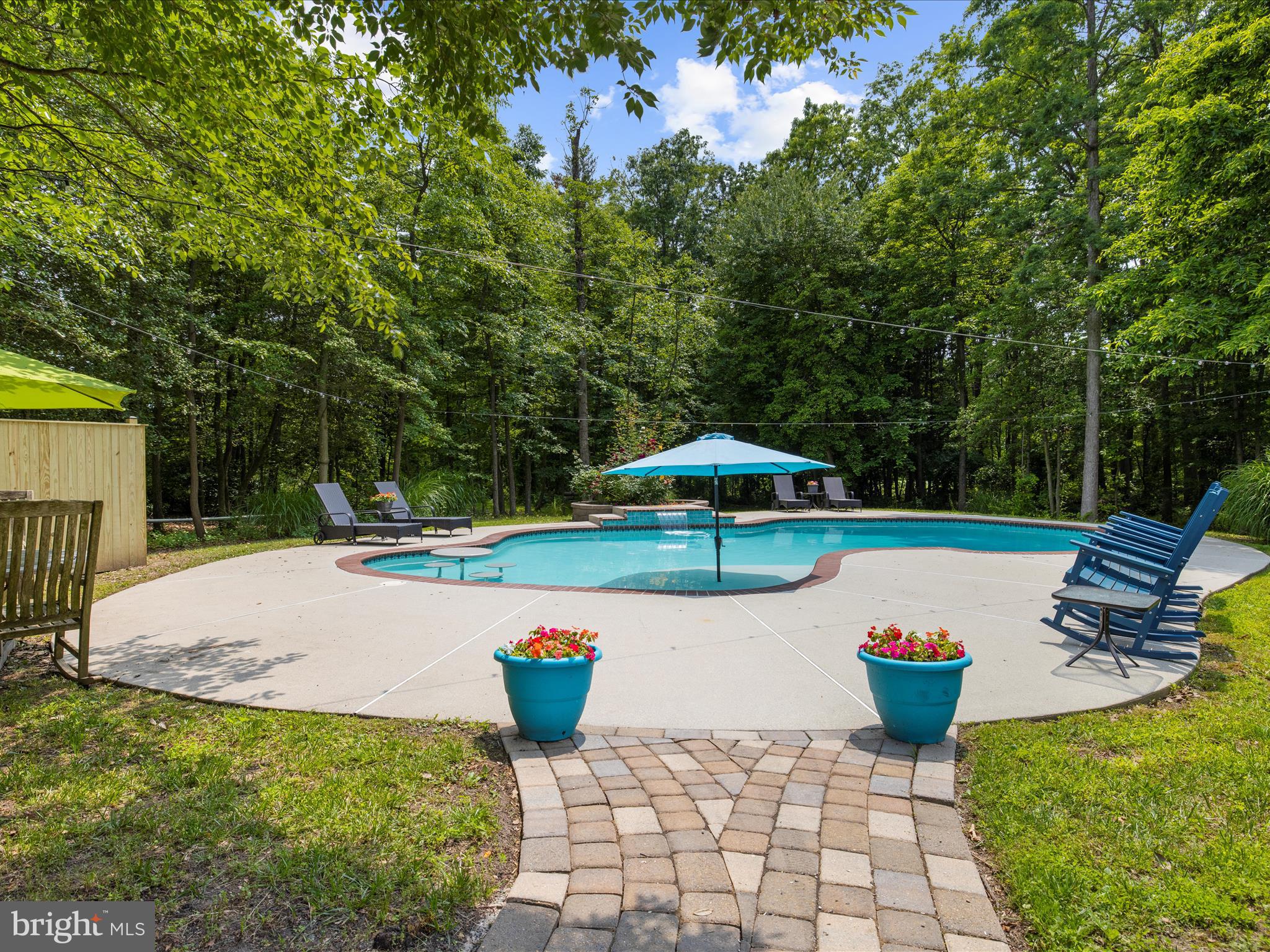 1523 DEVERE DRIVE