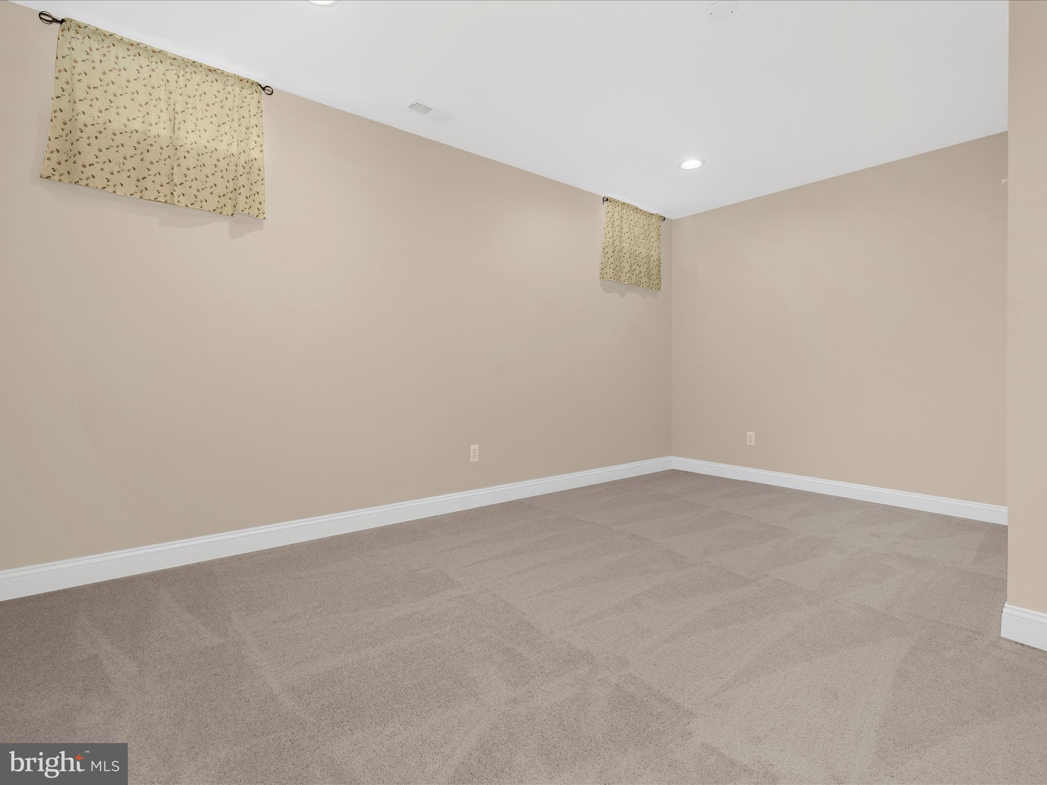 COMPASS POINTE - Residential