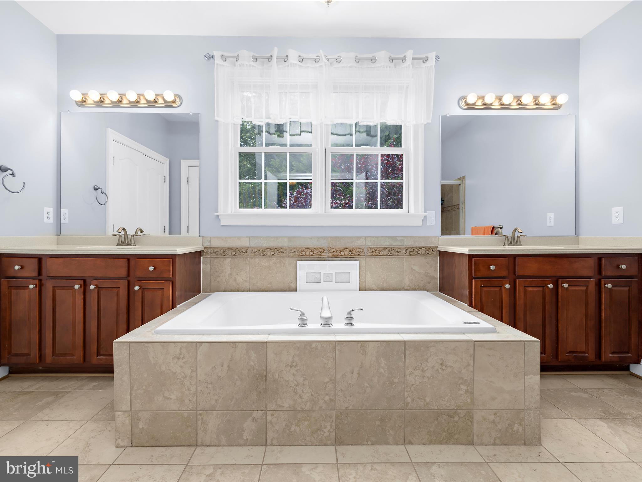 COMPASS POINTE - Residential