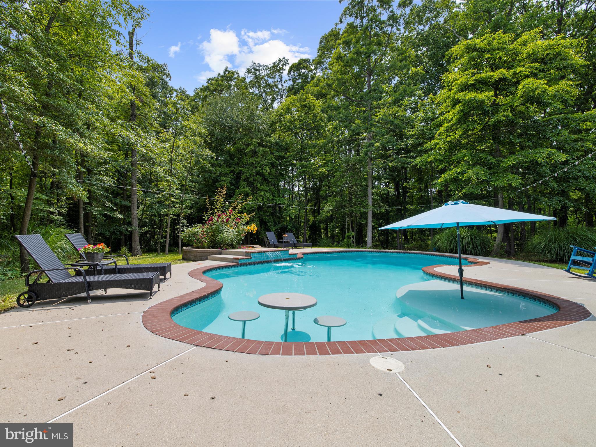 COMPASS POINTE - Residential