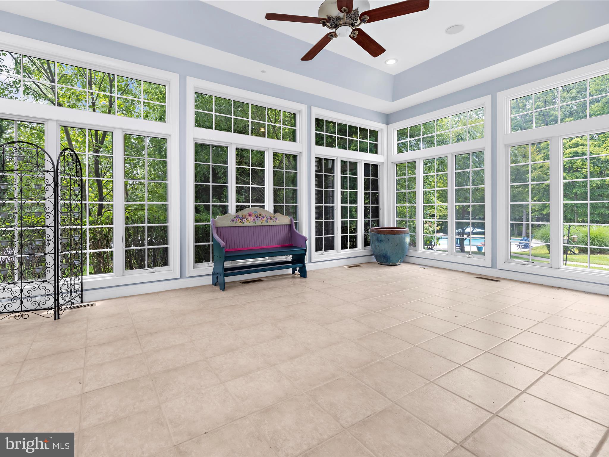 COMPASS POINTE - Residential