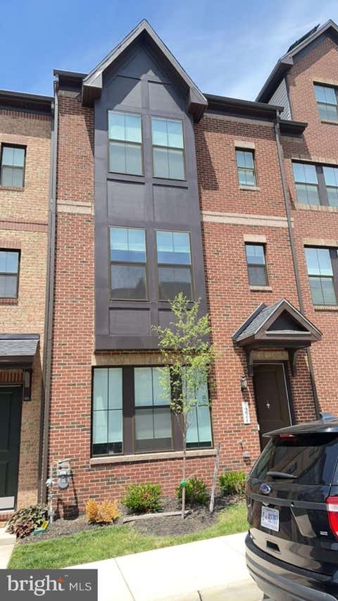 Townhouse For Rent - 7224 Mountaineer Drive<br/> ALEXANDRIA, VA 22306