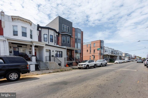 Townhouse For Sale - 5612 Catharine Street<br/> PHILADELPHIA, PA 19143
