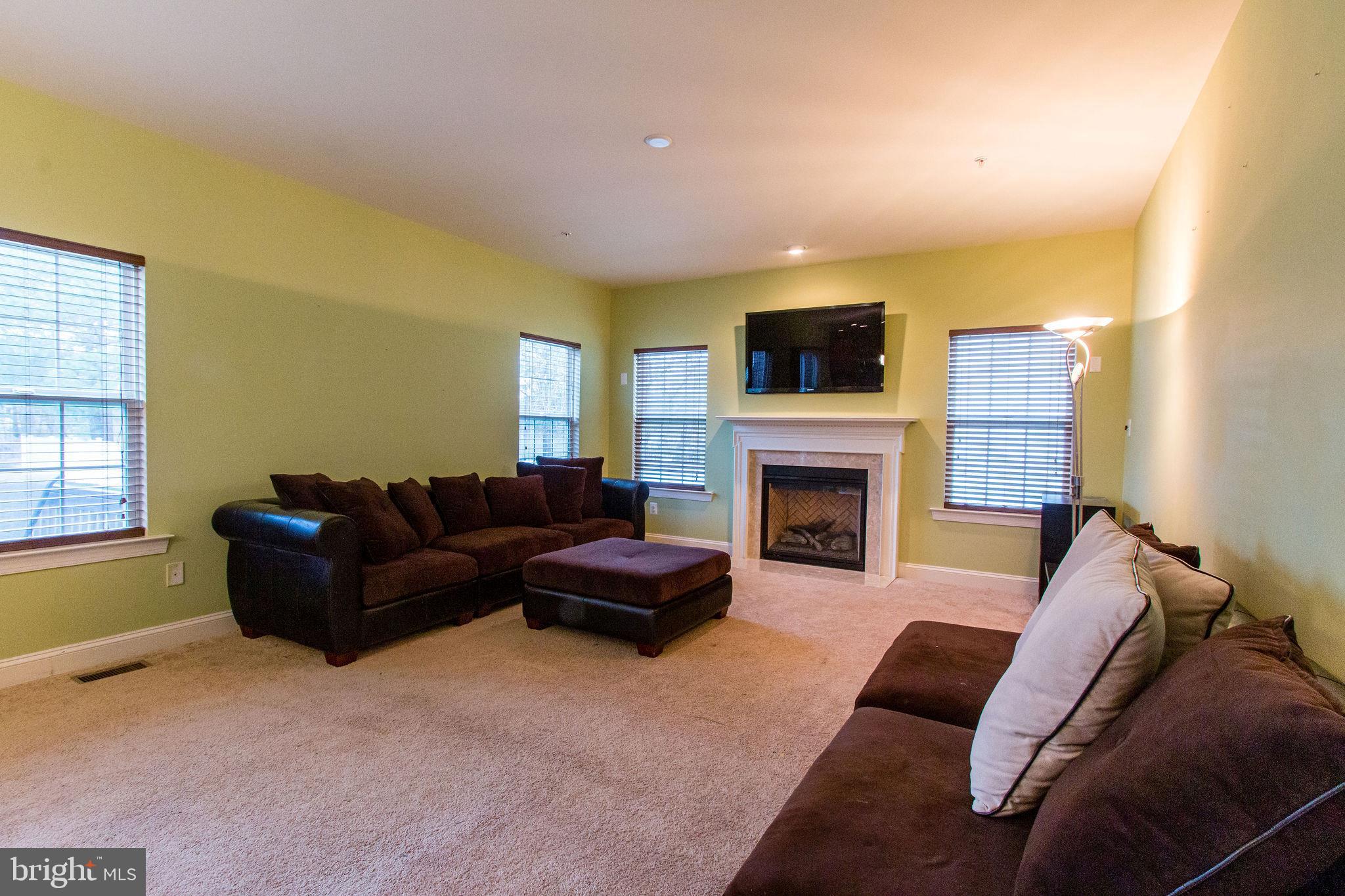 PEMBROOKE - Residential