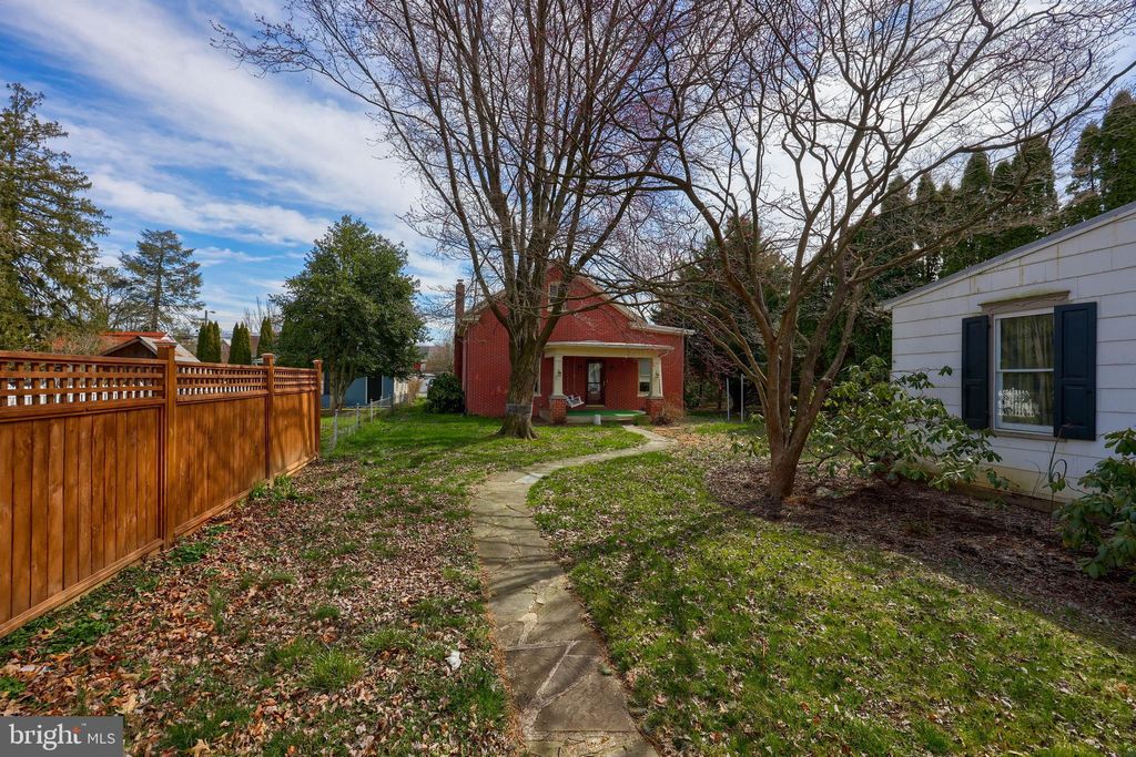 Photo of 141 S SPRUCE ST, LITITZ, PA 17543 (MLS # PALA2032386)