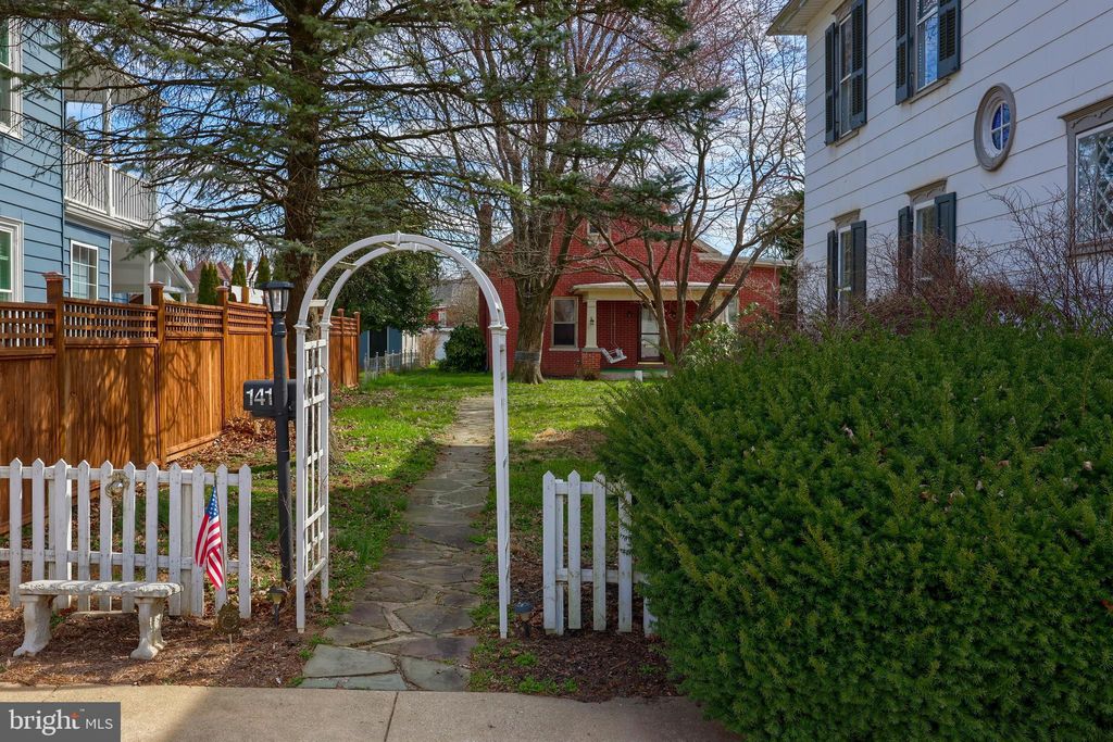 Photo of 141 S SPRUCE ST, LITITZ, PA 17543 (MLS # PALA2032386)