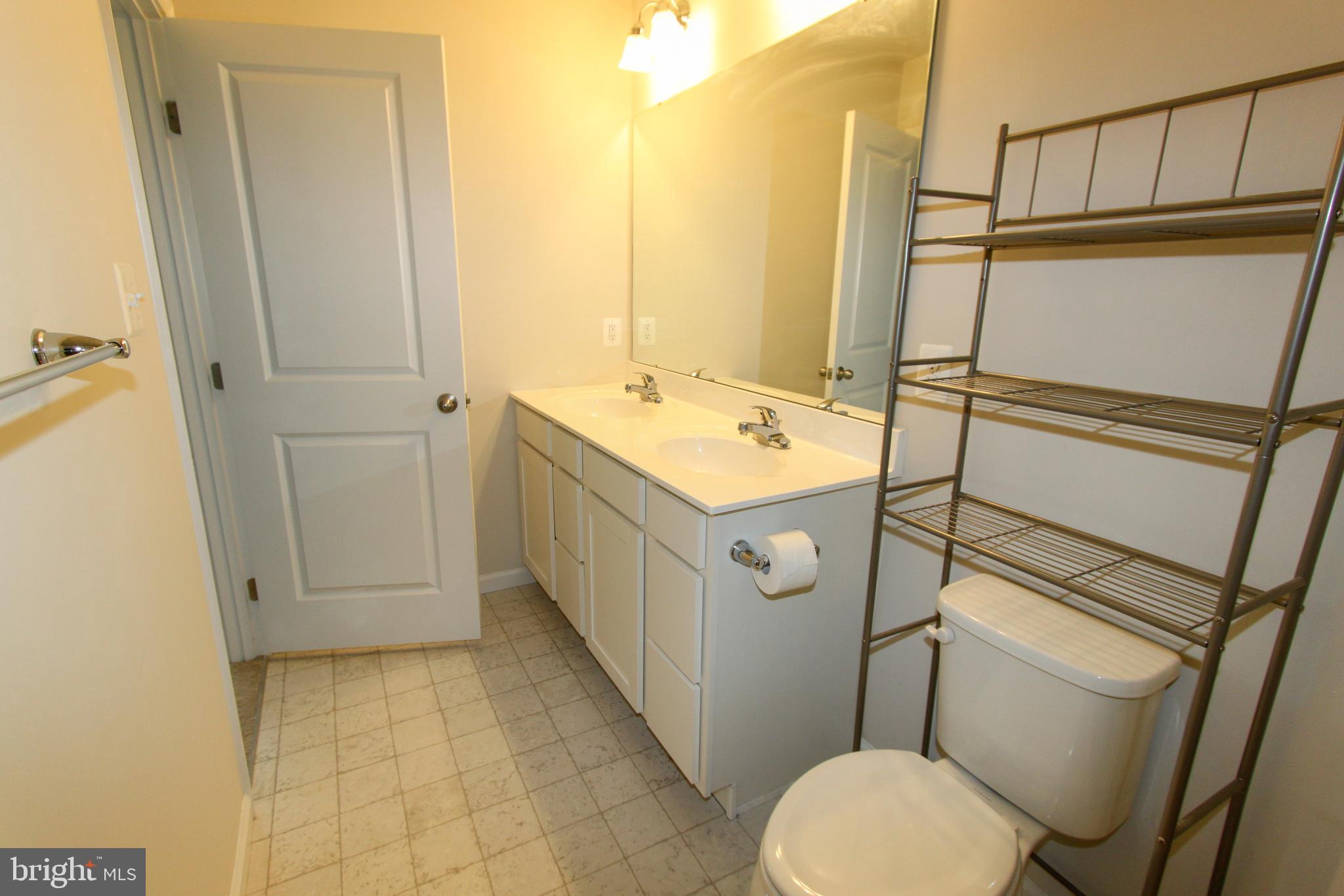 CHANDLERS GLEN - Residential Lease