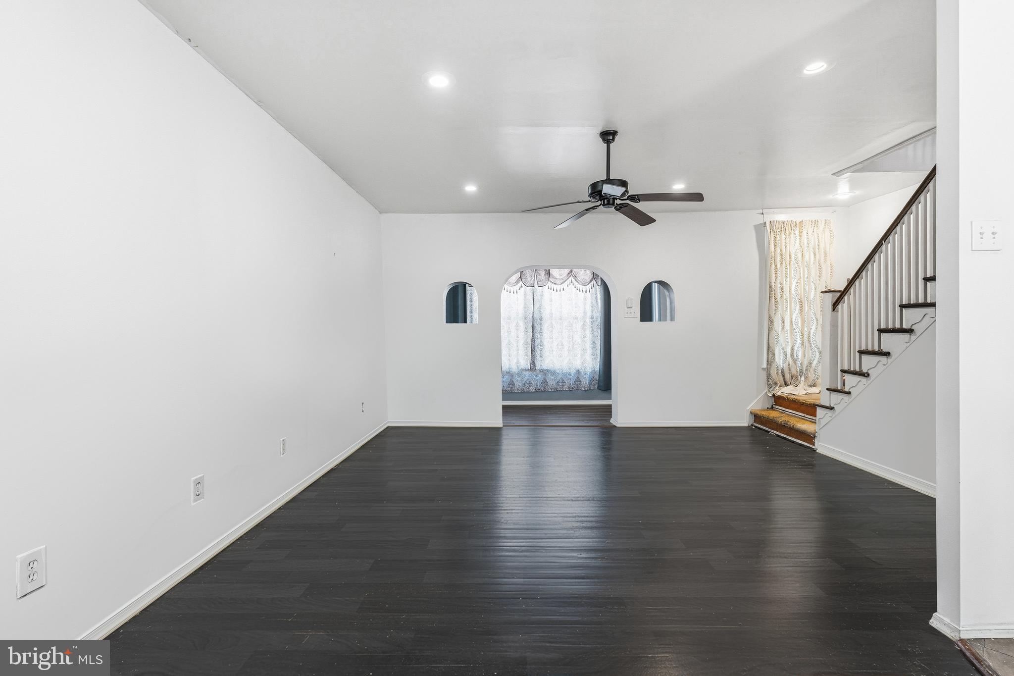 ELMWOOD PARK - Residential