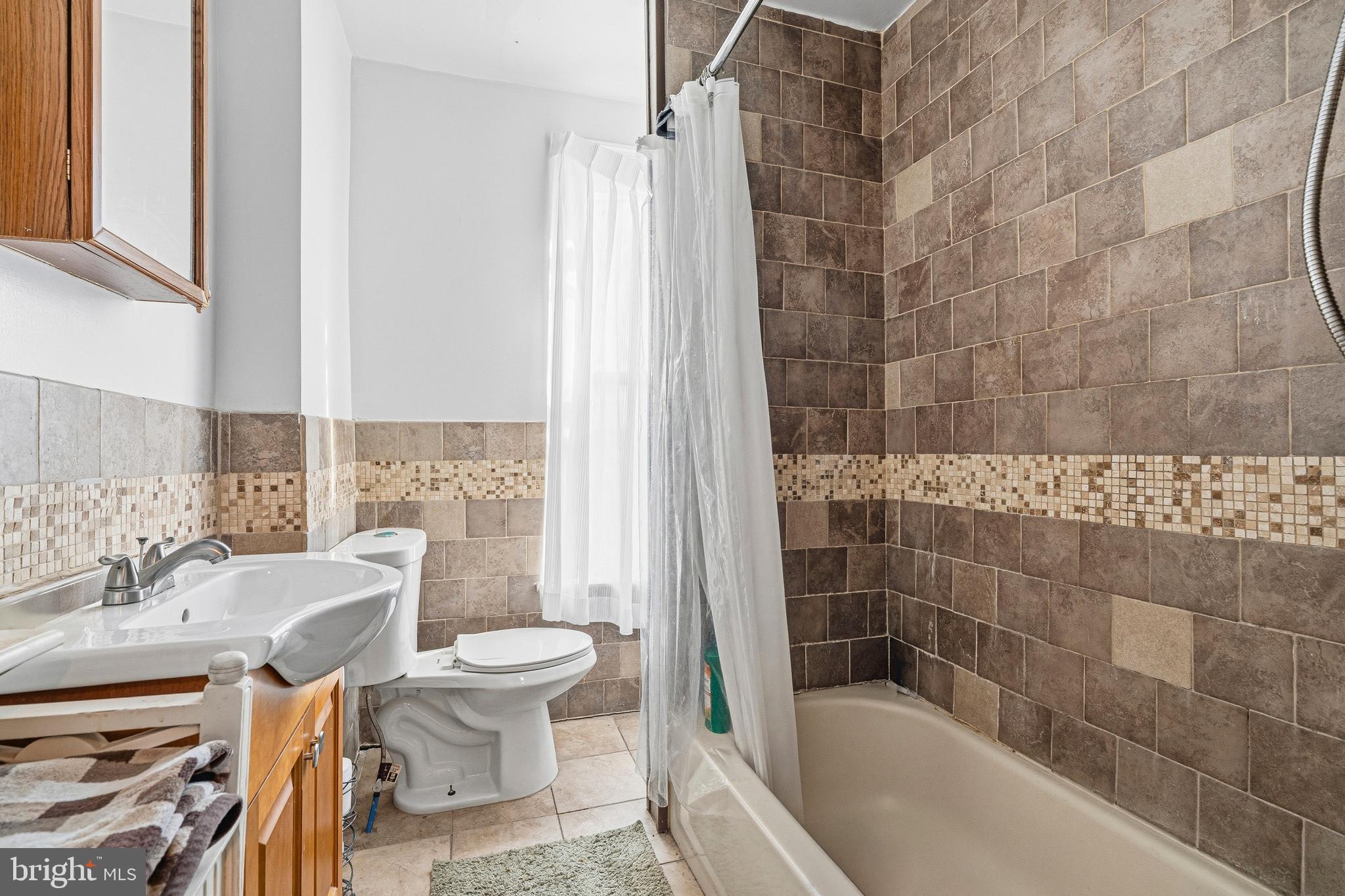 ELMWOOD PARK - Residential