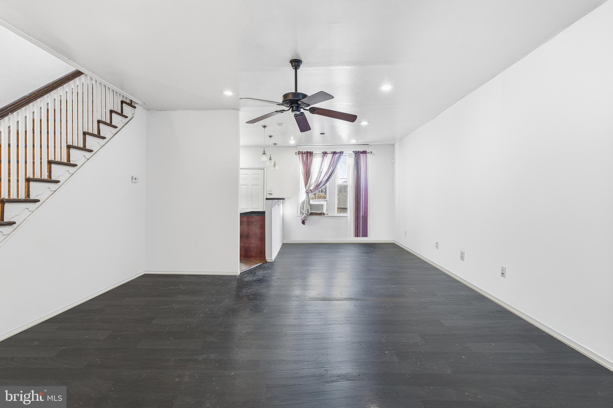 ELMWOOD PARK - Residential