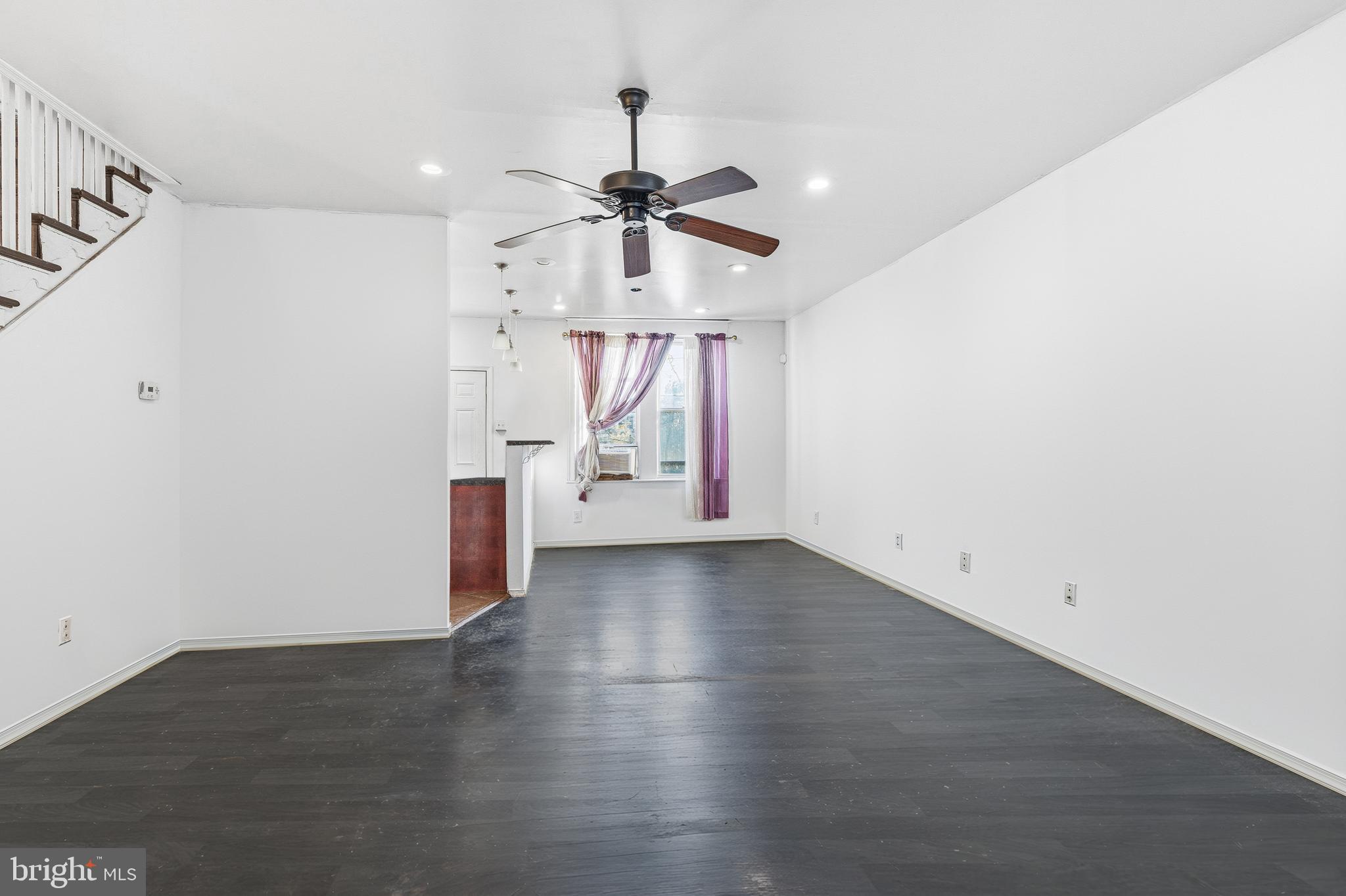 ELMWOOD PARK - Residential