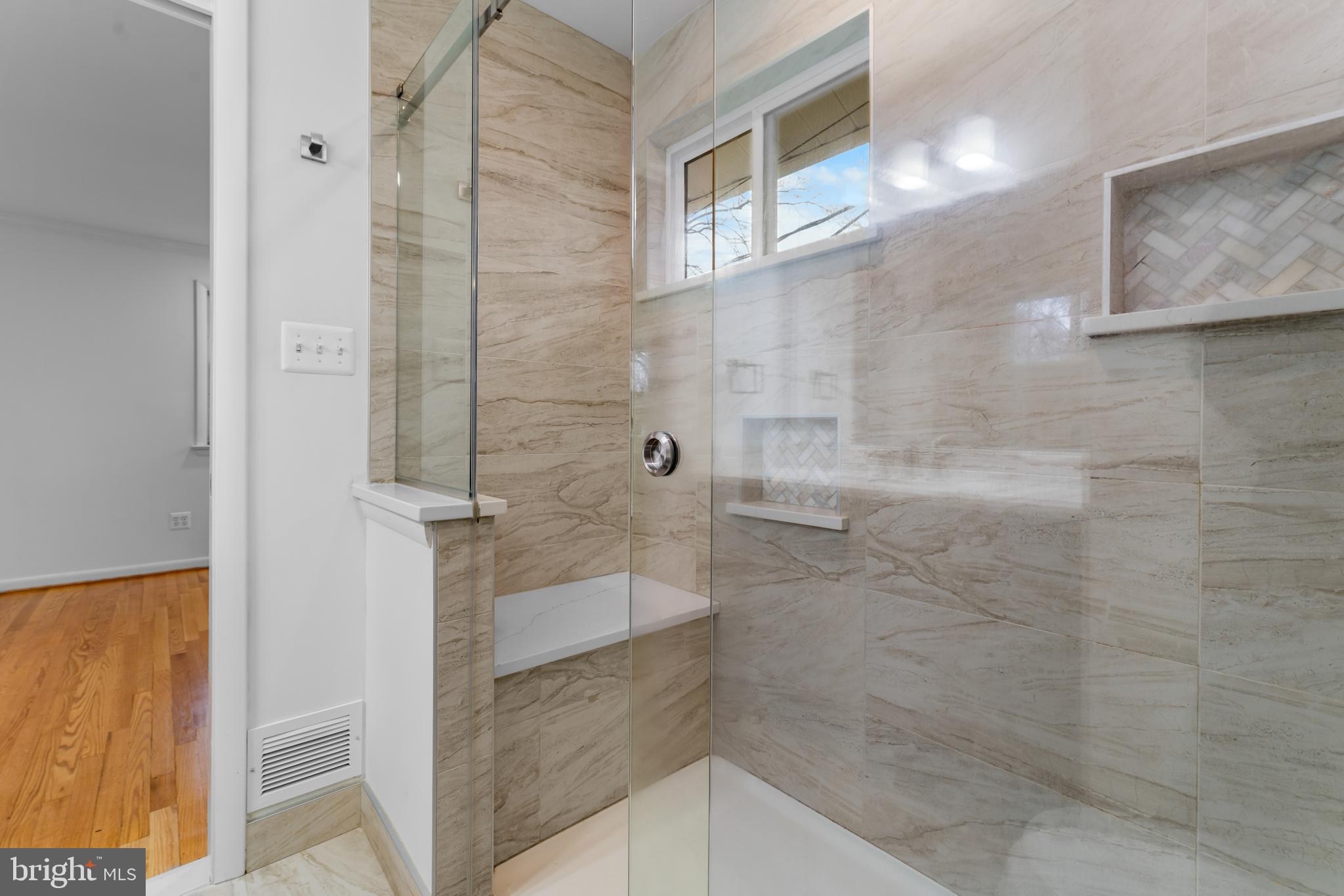 MAPLEWOOD - Residential