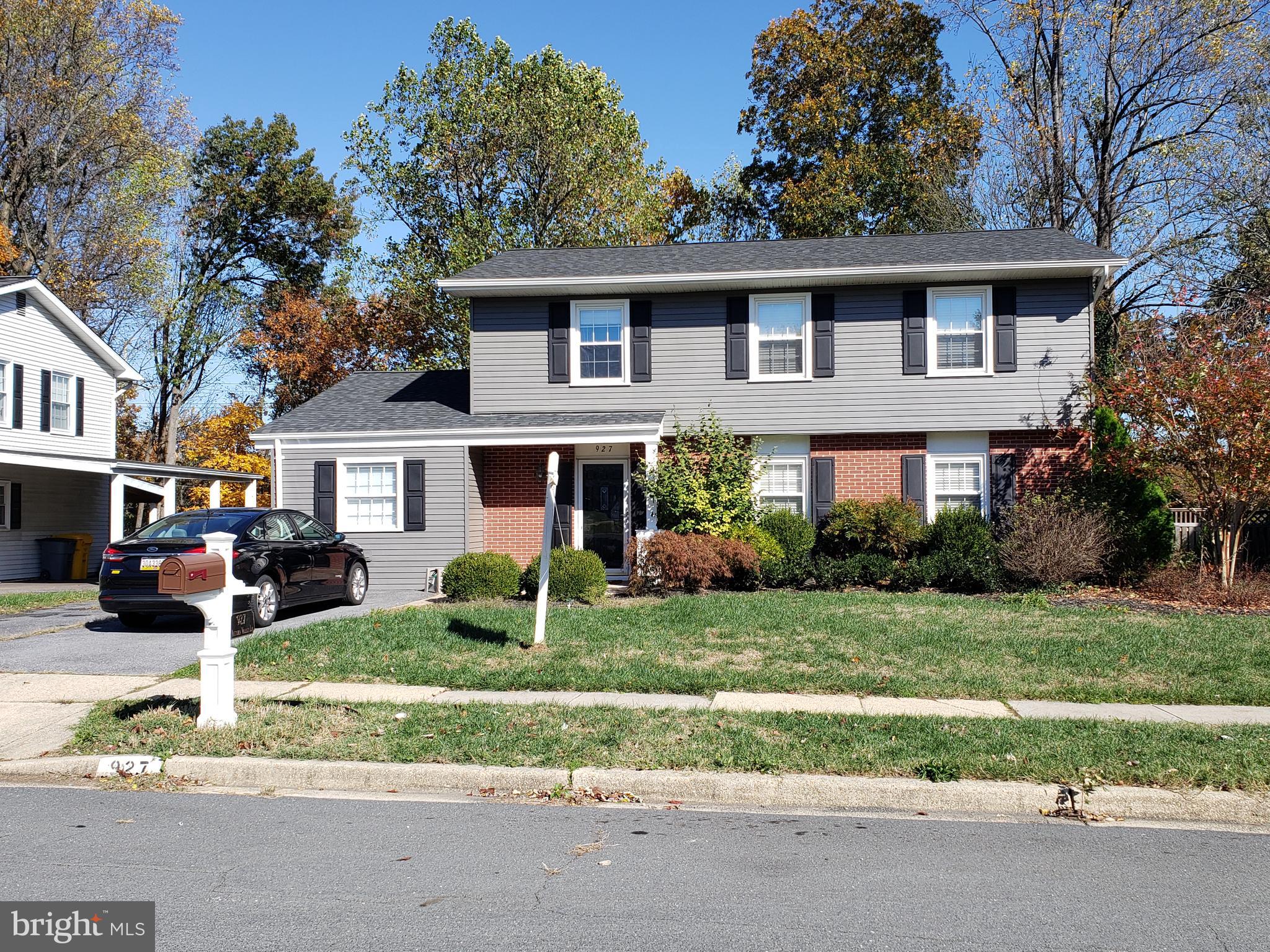 FOUR SEASONS ESTATES - Residential Lease