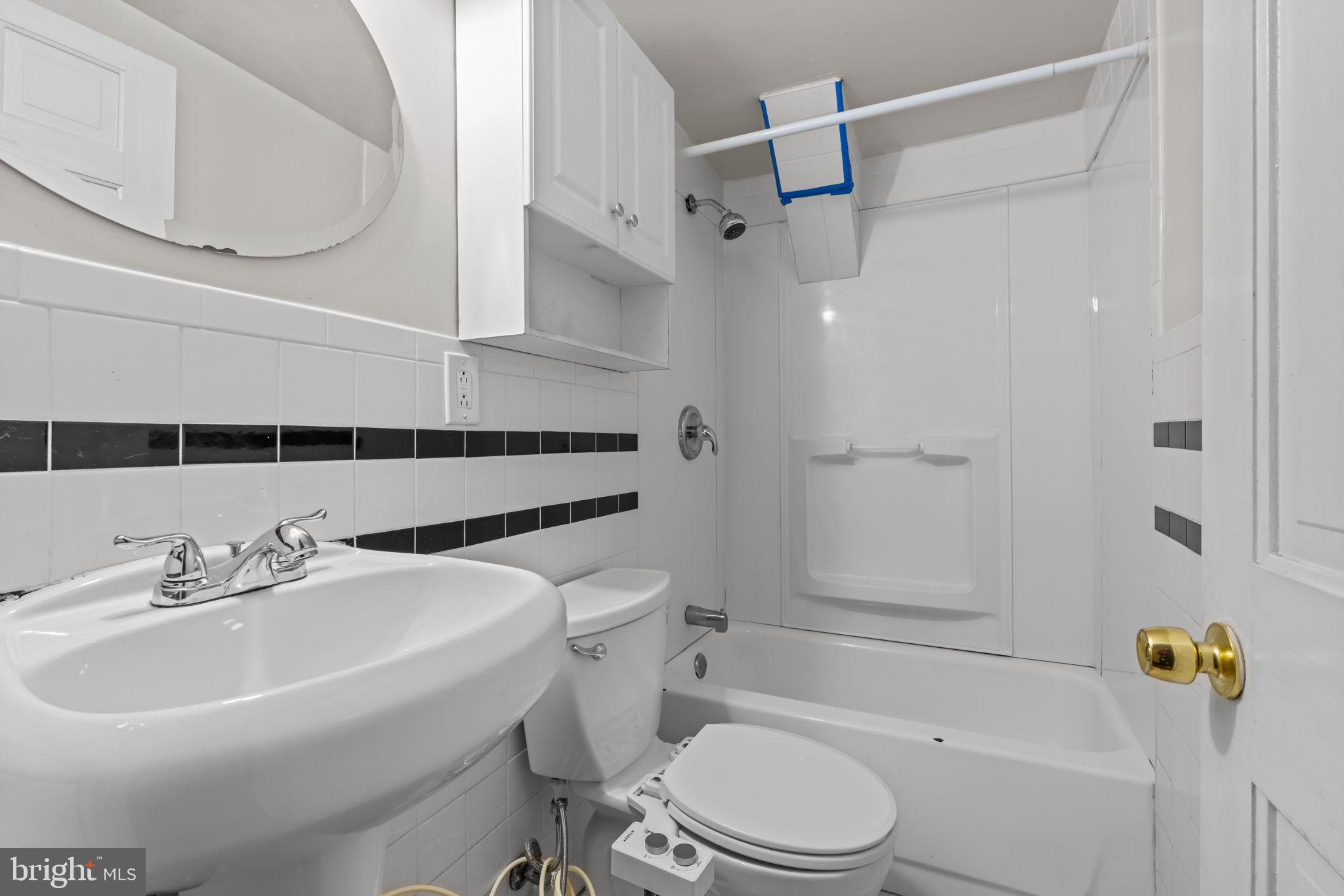 SPRUCE HILL - Residential Income