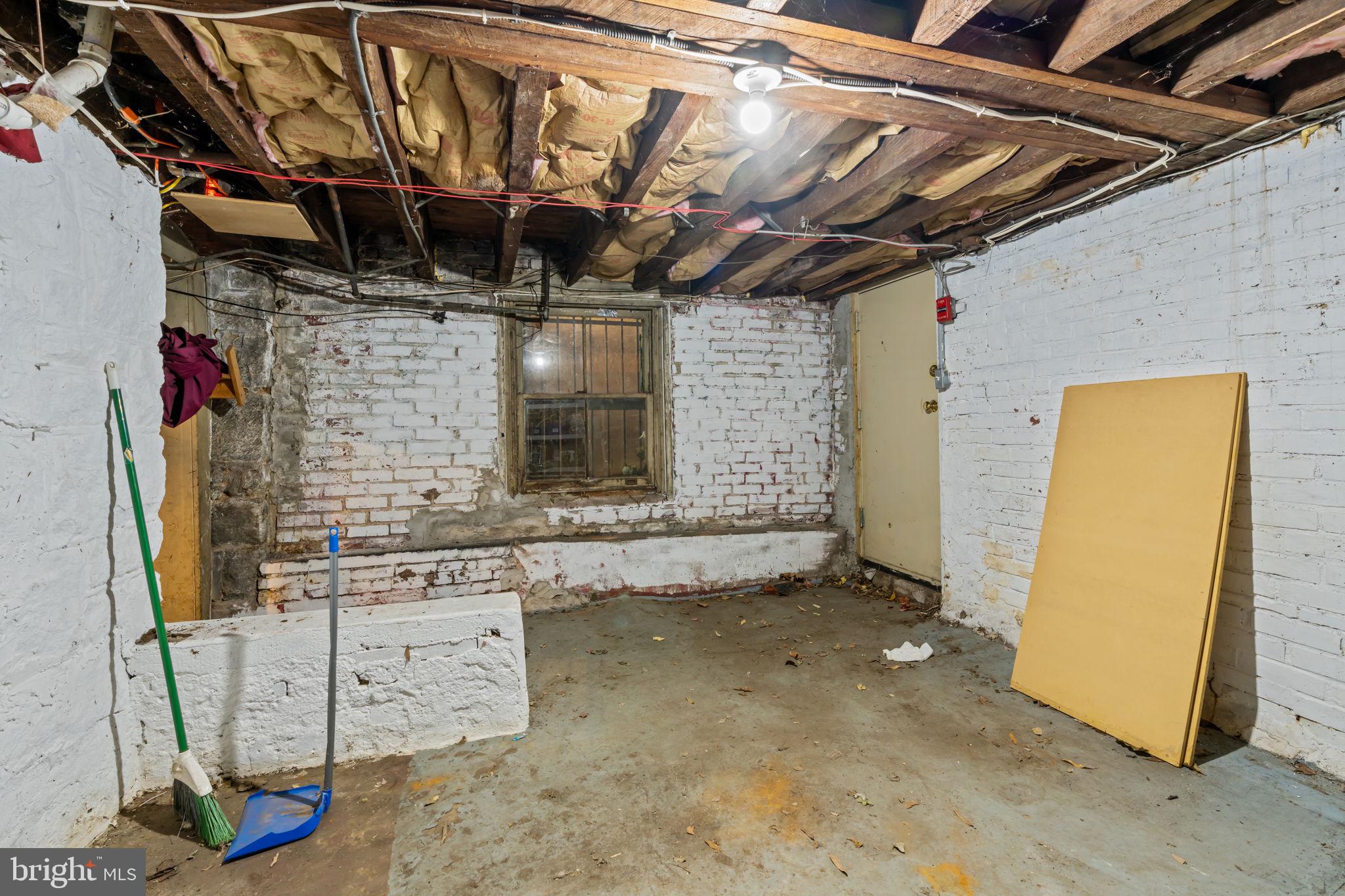 SPRUCE HILL - Residential Income