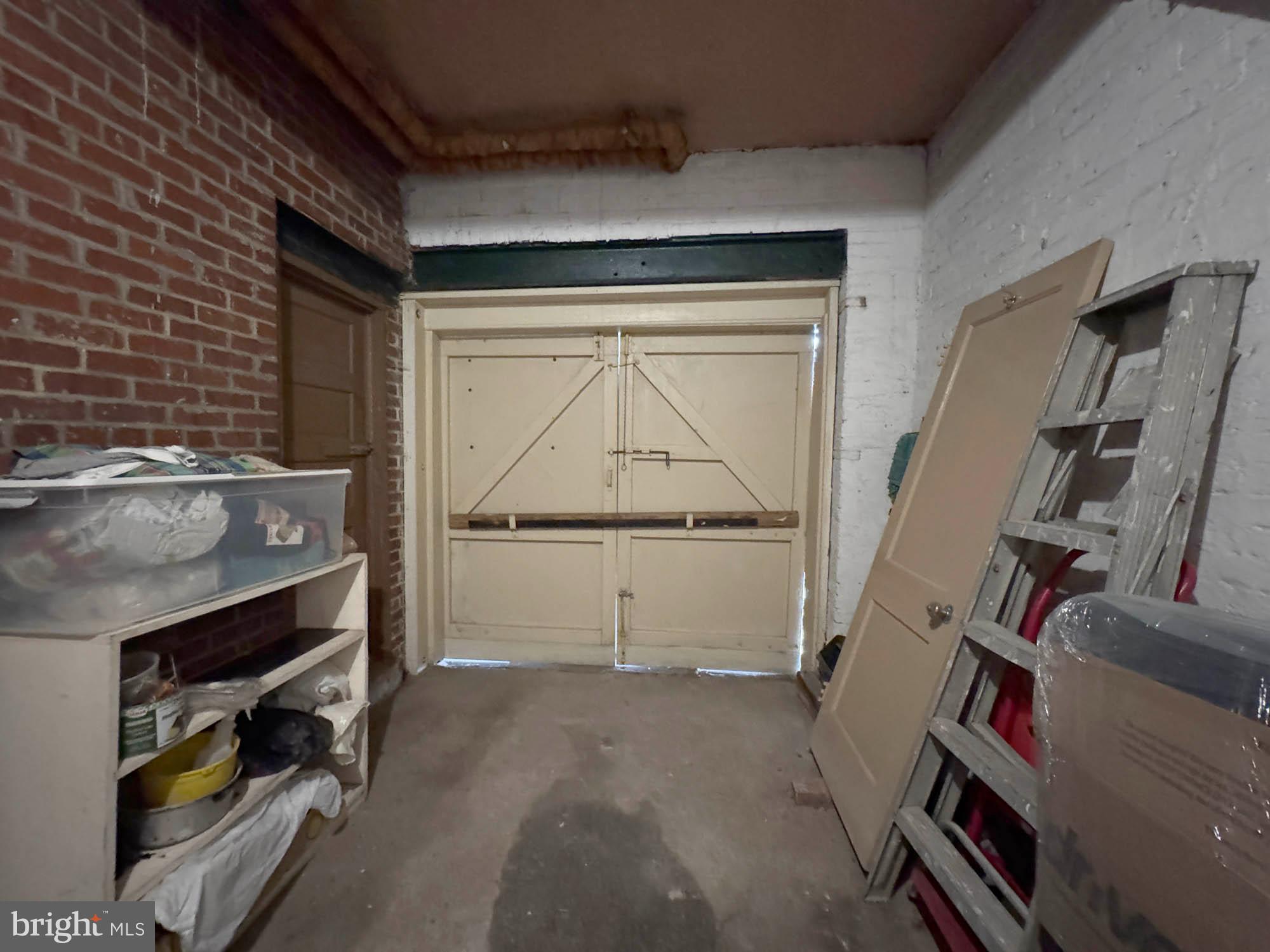 LITTLE ITALY - Residential