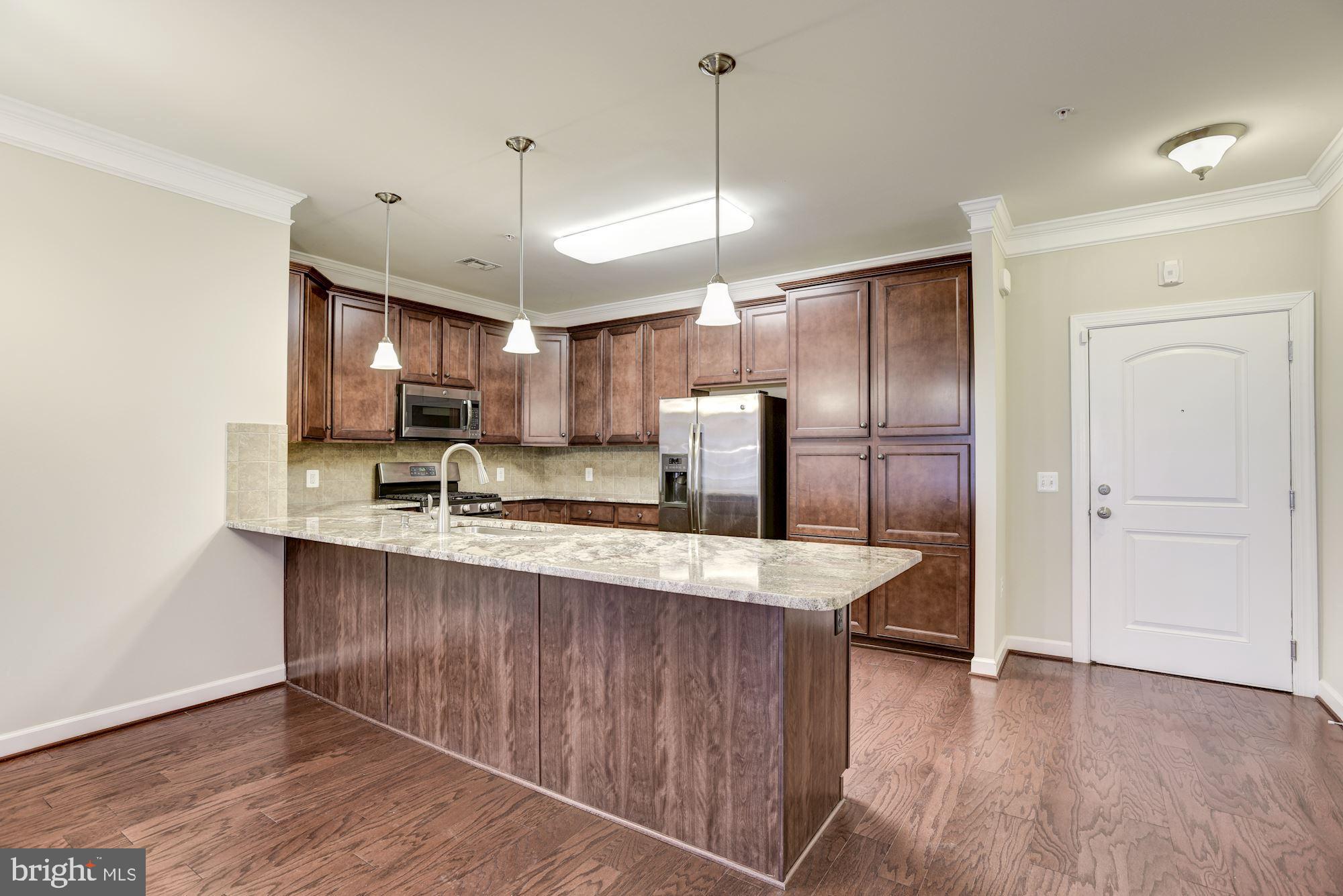 DISCOVERY SQUARE - Residential Lease