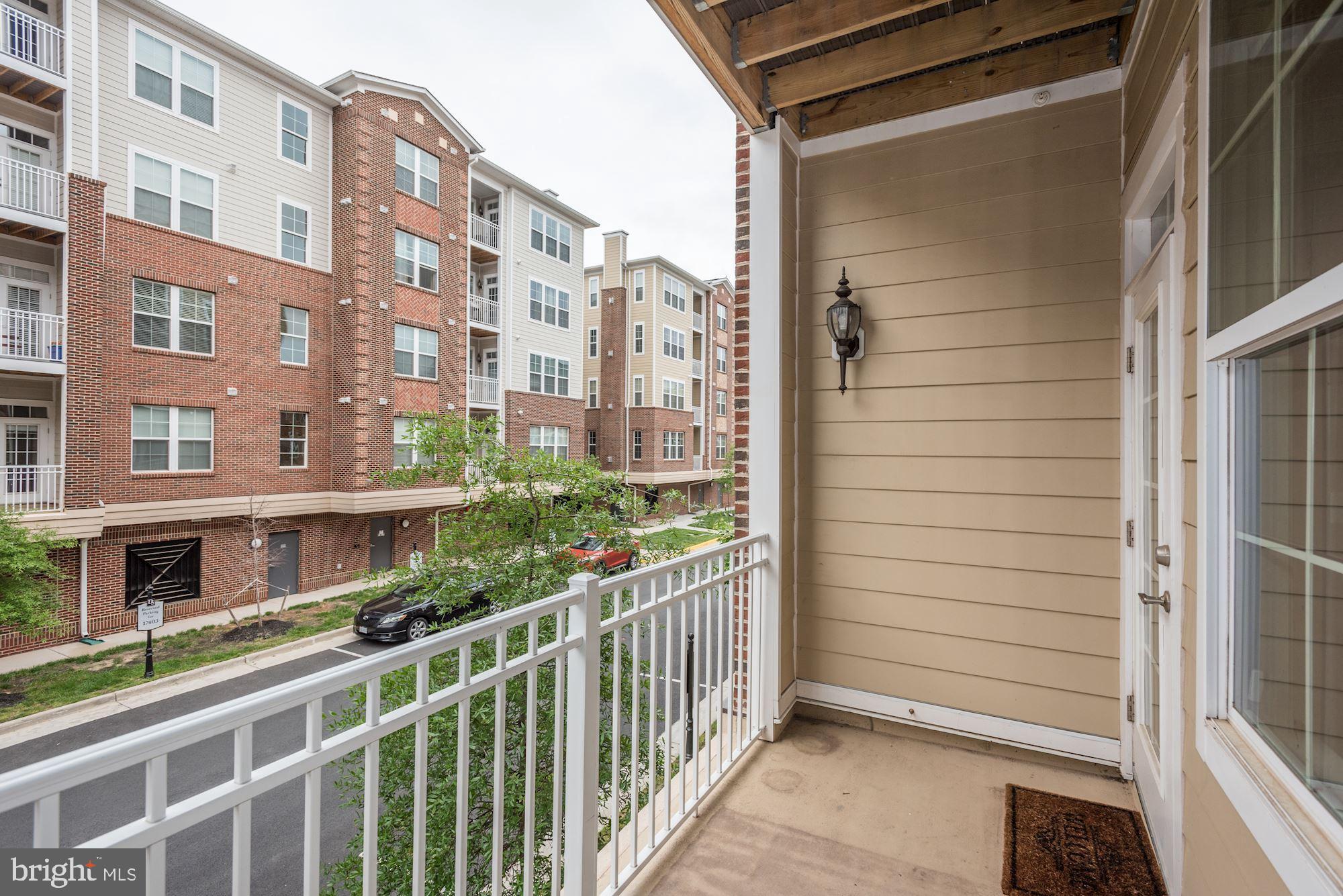 DISCOVERY SQUARE - Residential Lease