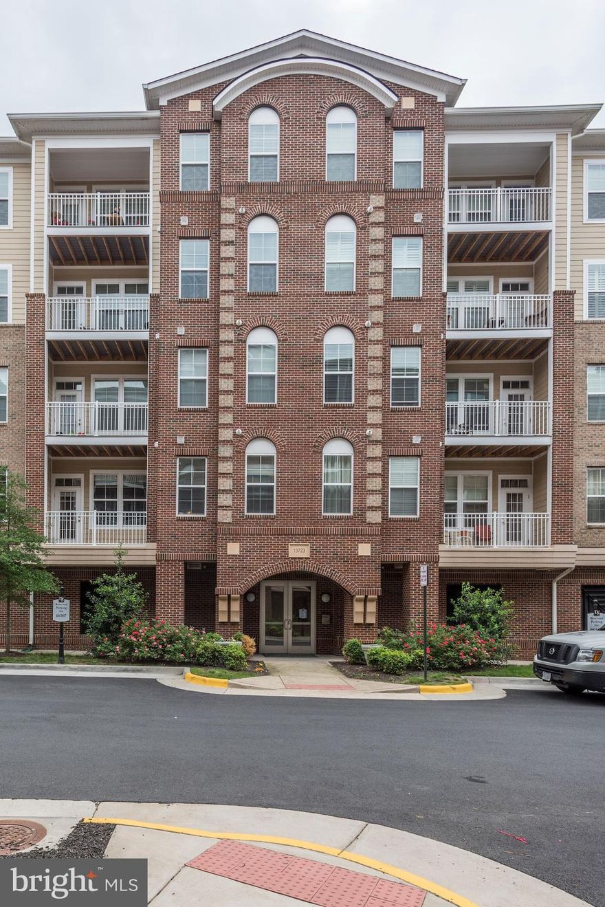 Pristine Luxury 2 Bedroom 2 Bathroom Condo in Discovery Square. Large Gourmet Kitchen with Granite and Stainless Steel Appliances. Large Master Bedroom with Walk-In Closets. Large Master Bath with Dual Vanities. Hardwoods in the Kitchen, Family Room & Foyer. Laundry with Full-Size Washer and Dryer. Balcony. Elevator. Convenient to Commuter Routes, Metro, Shopping, and Area Attractions.  Pictures were taken when the property was vacant. *NO PETS PLEASE*.  Move-in Ready.