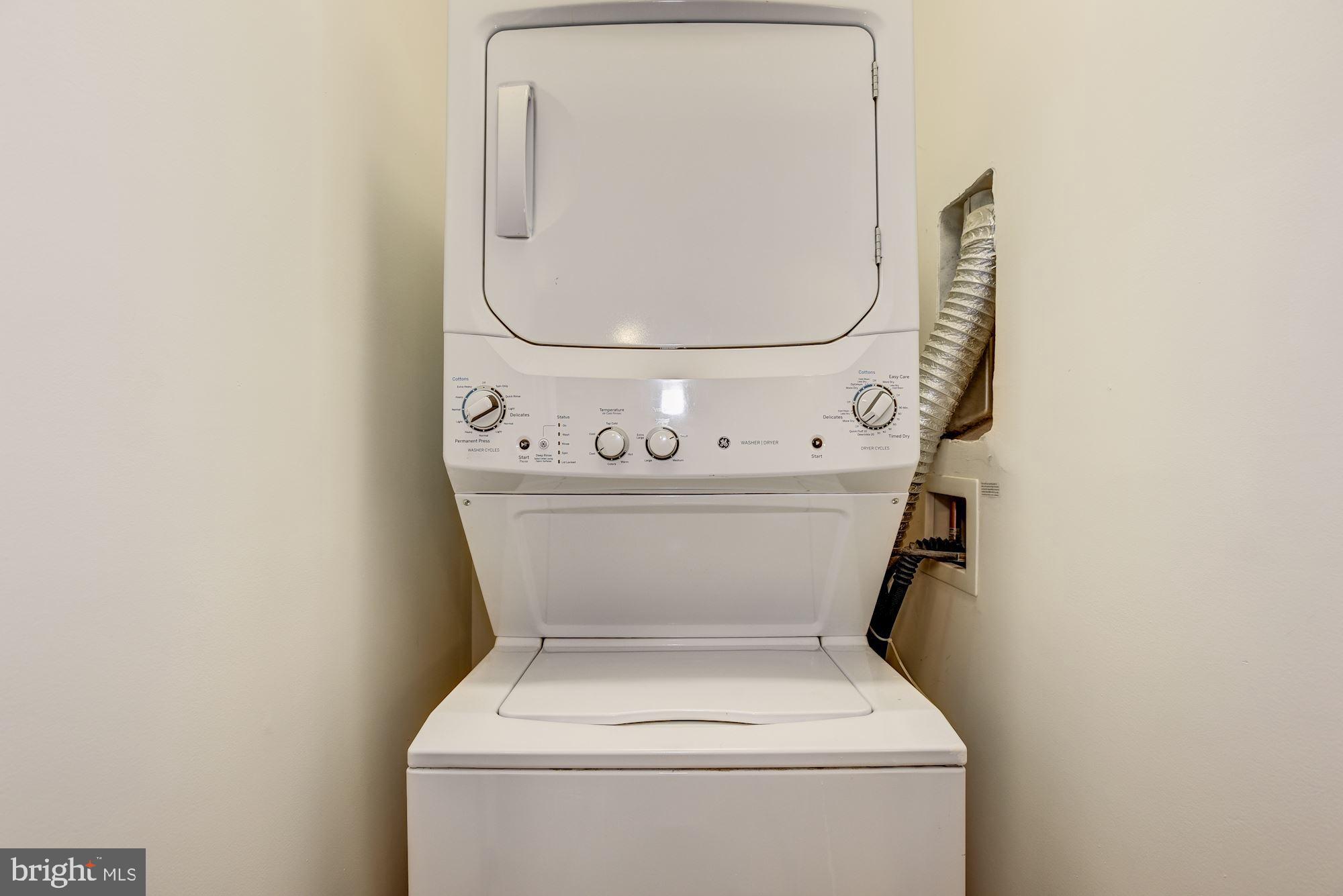 DISCOVERY SQUARE - Residential Lease