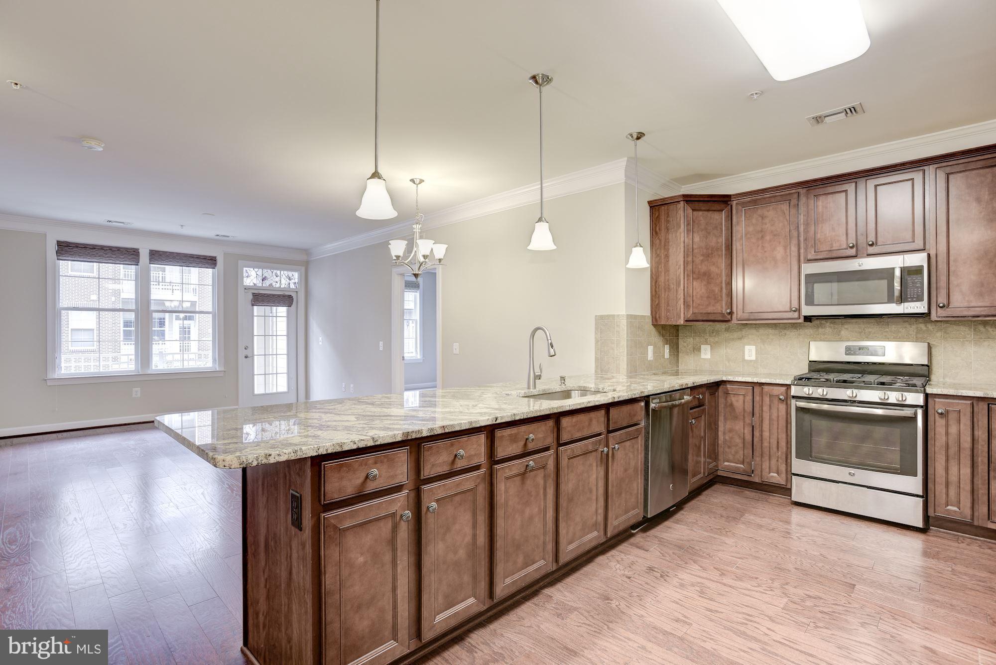 DISCOVERY SQUARE - Residential Lease