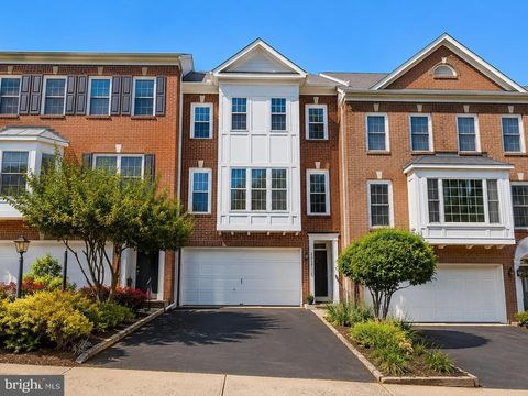 Photo of 5757 Governors Pond Circle, ALEXANDRIA, VA 22310 (MLS # VAFX2311532)