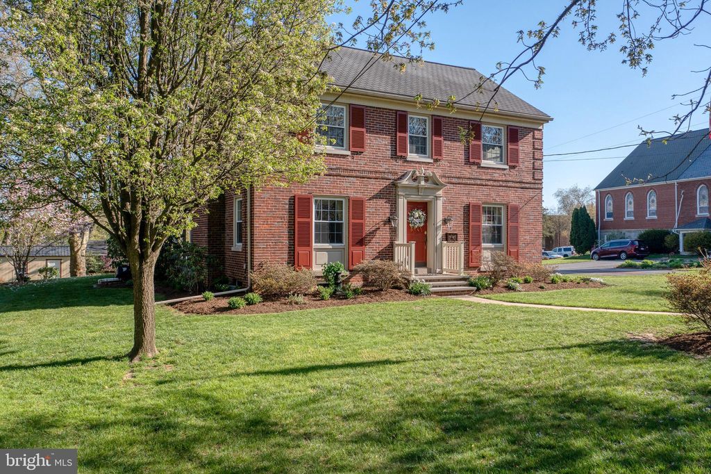 Photo of 106 KREADY AVE, MILLERSVILLE, PA 17551 (MLS # PALA2033520)